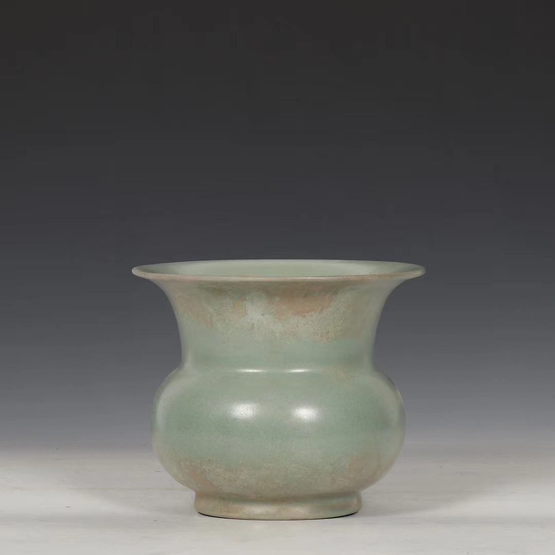 精品收藏  宋 汝窑天青釉渣斗. 规格:高:13.5公分 口径:16.5公分