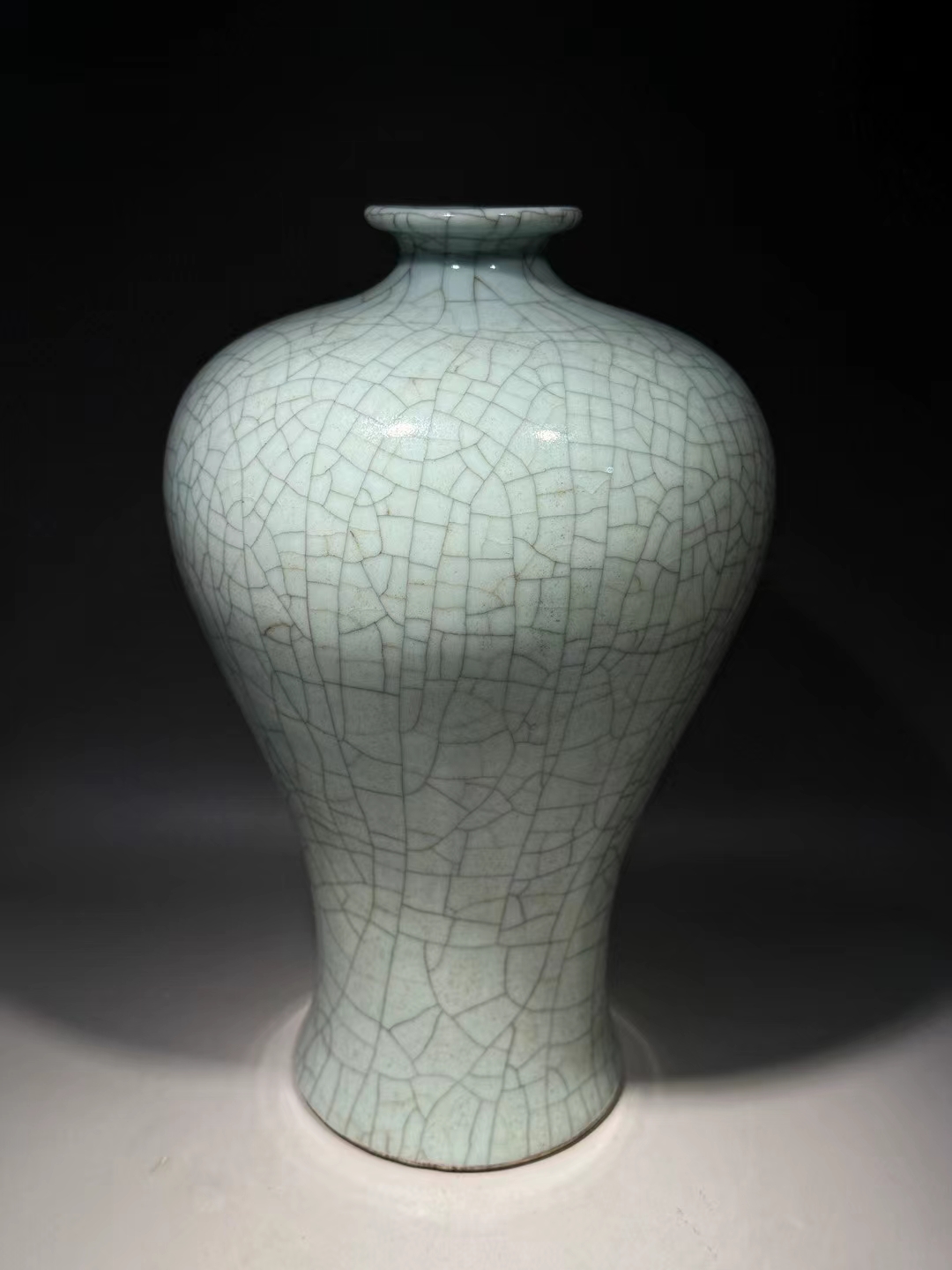 精品收藏 清 雍正仿哥釉梅瓶. 尺寸:高:31公分 直径:20公分.