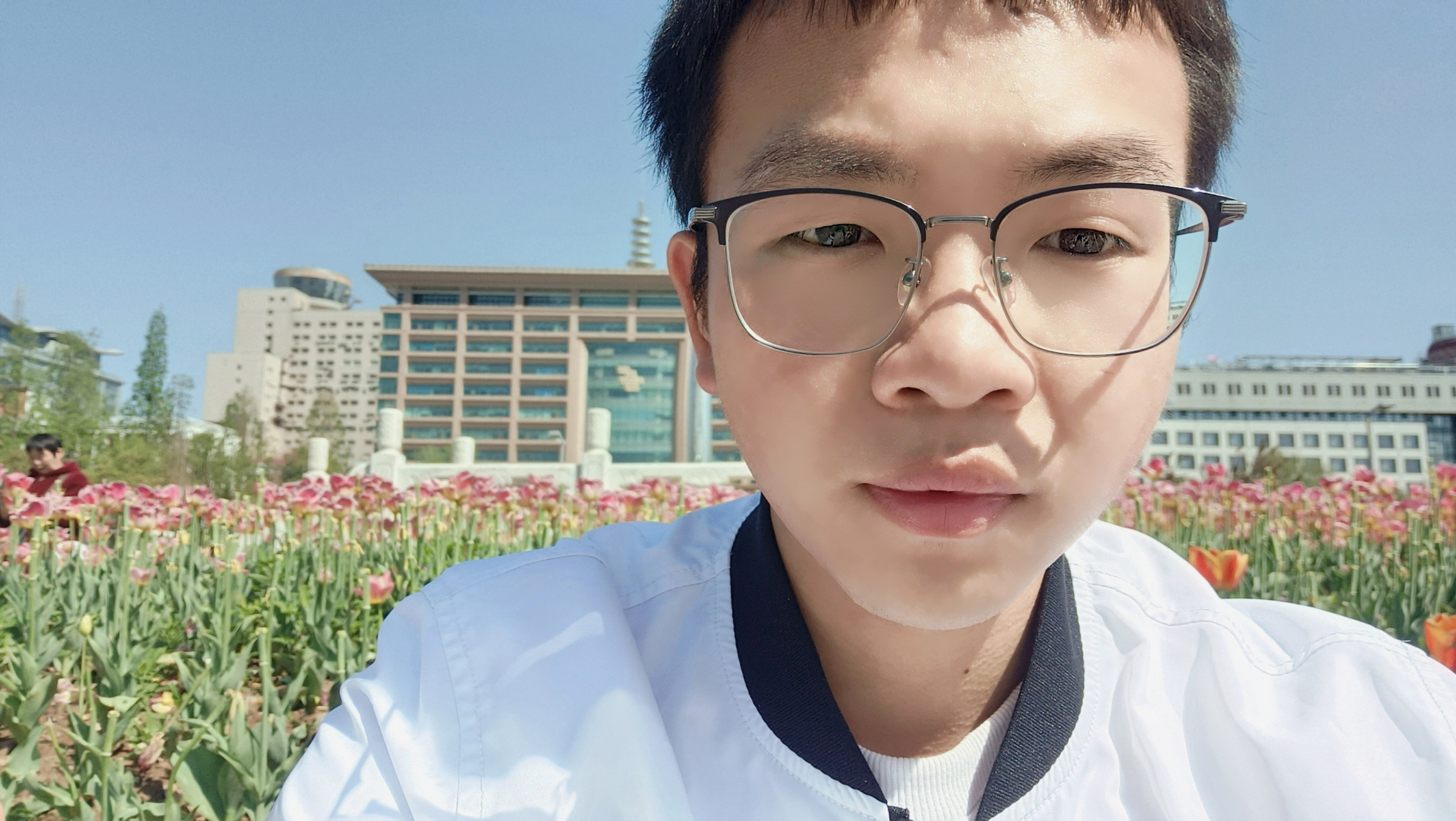 陈绍荣的诗歌,总是能触动我内心深处的柔软.