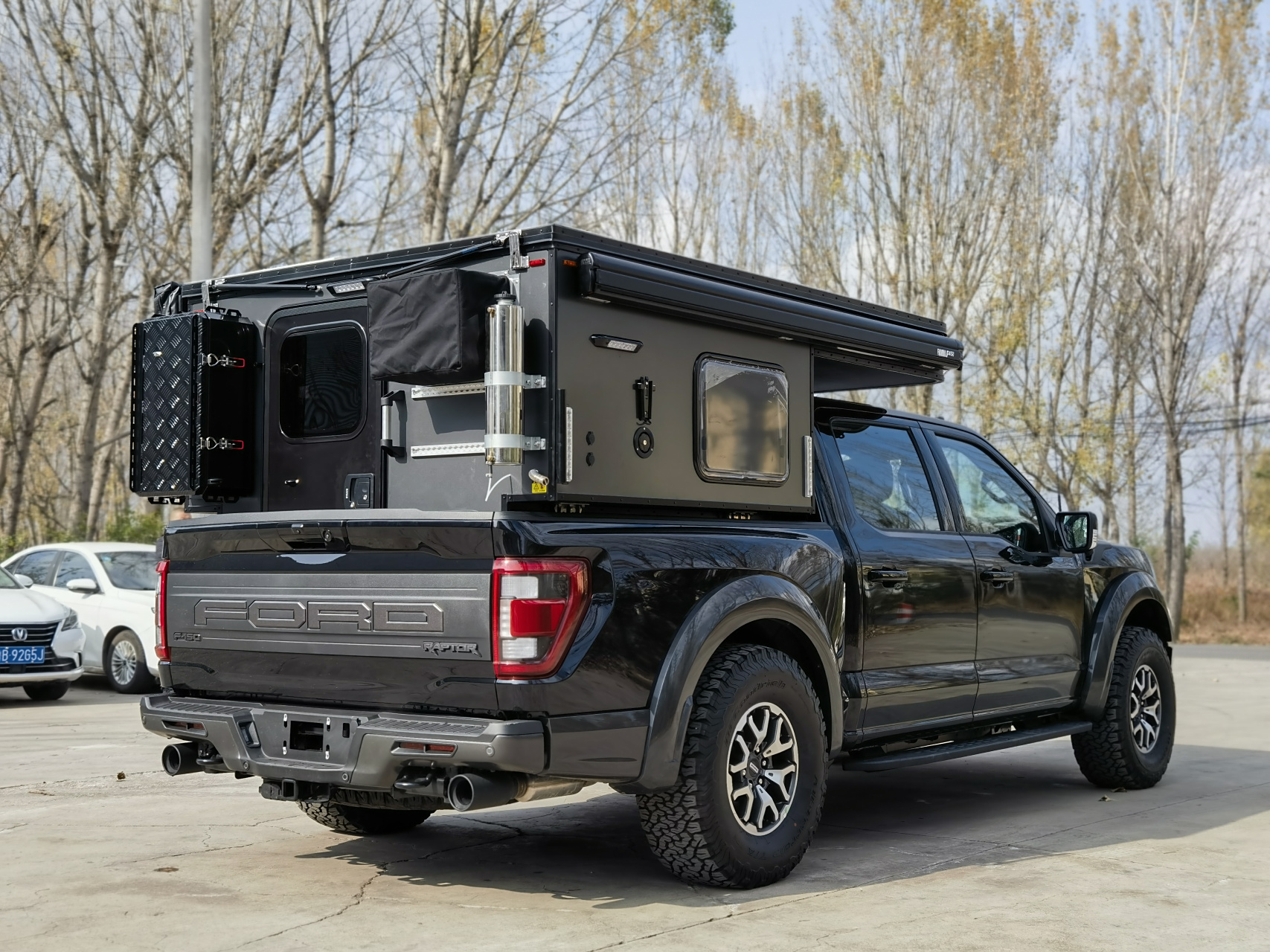 新款猛禽改装新方式,一款背驮房箱让皮卡变身背驮式房车,有水有电,有