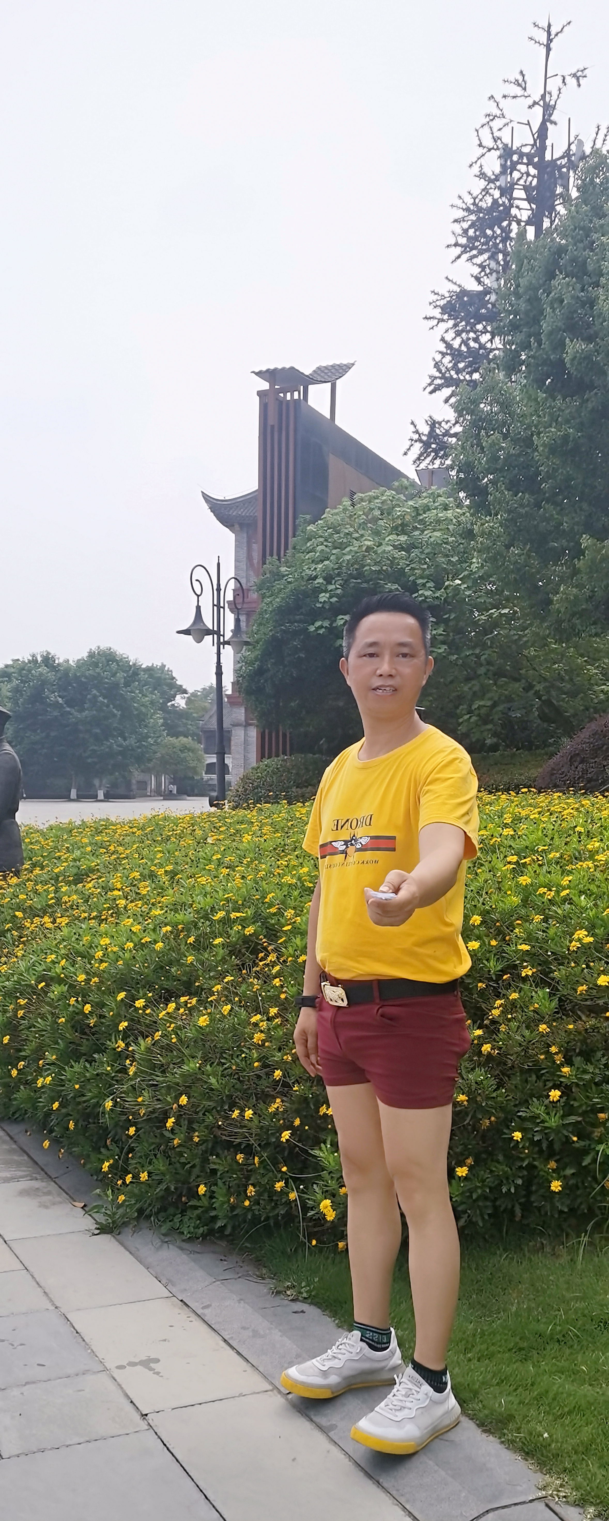 宣传网陶泽编辑旅游打卡成都大邑安仁古镇拍摄照片视频