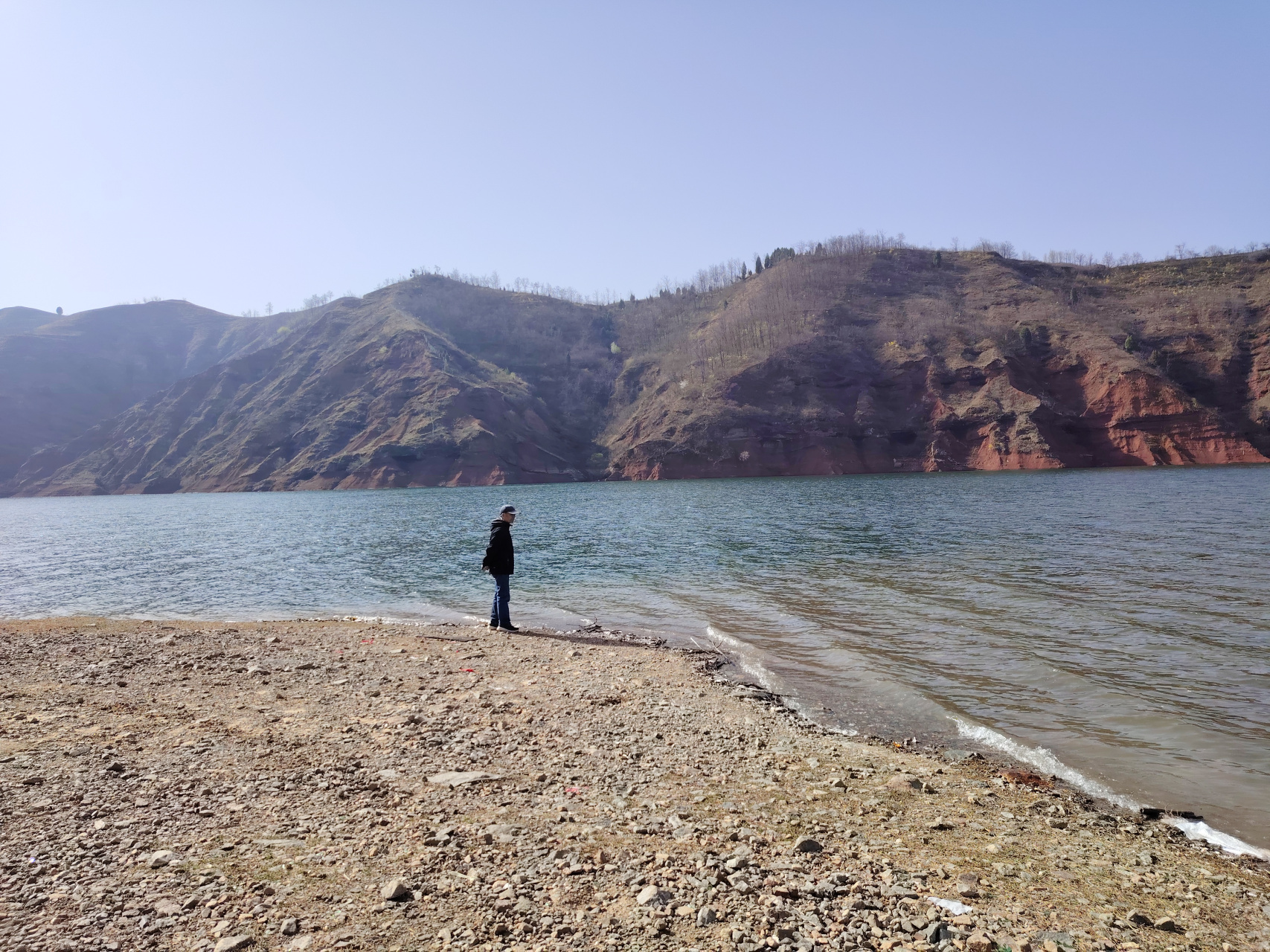 《故县水库》             故县水库久闻大名,是洛阳饮用水的主要供给