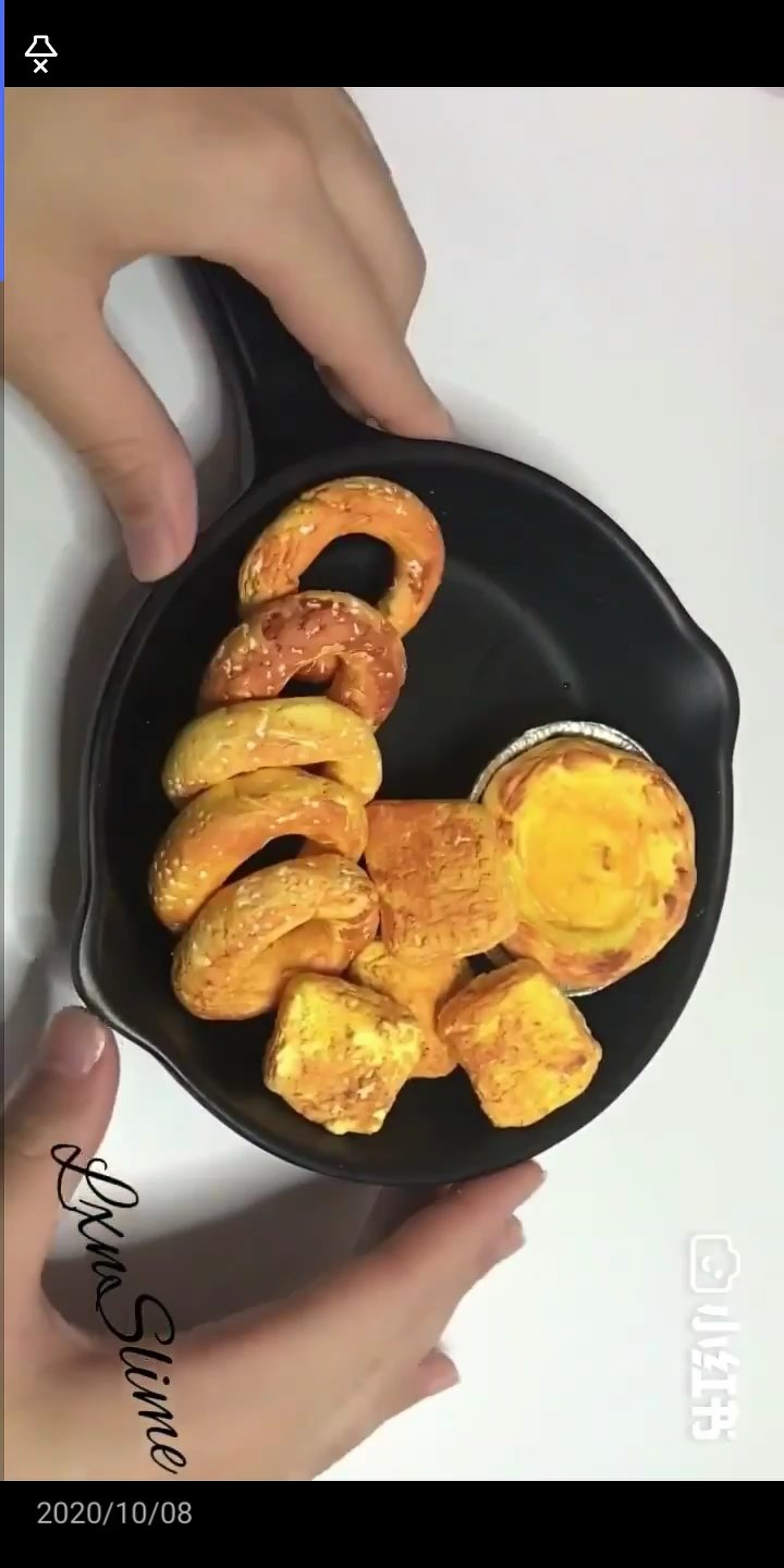 假吃素材,你们能体会发布视频进度永远停留在百分之90的痛吗