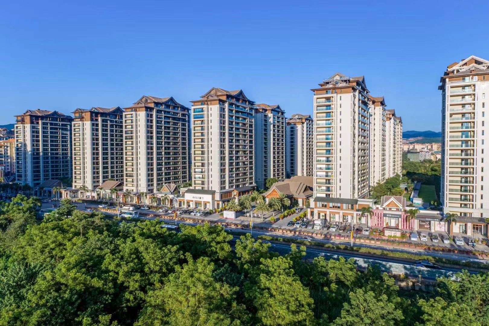 绿城·春江明月, 作为西双版纳的至高标准, 不仅是理想的家园, 甘是