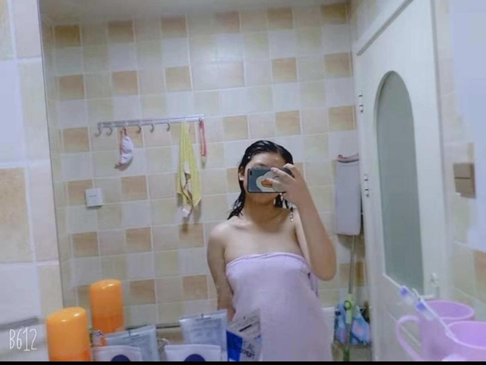 初中女生洗澡图片