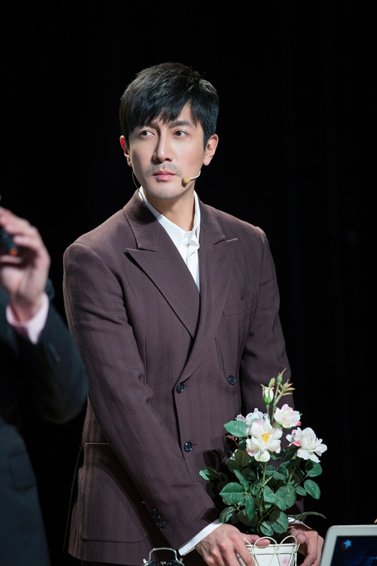 常常有人跟我说他觉得张鲁一长得跟阿部宽好像,不仅长得像也都是实力