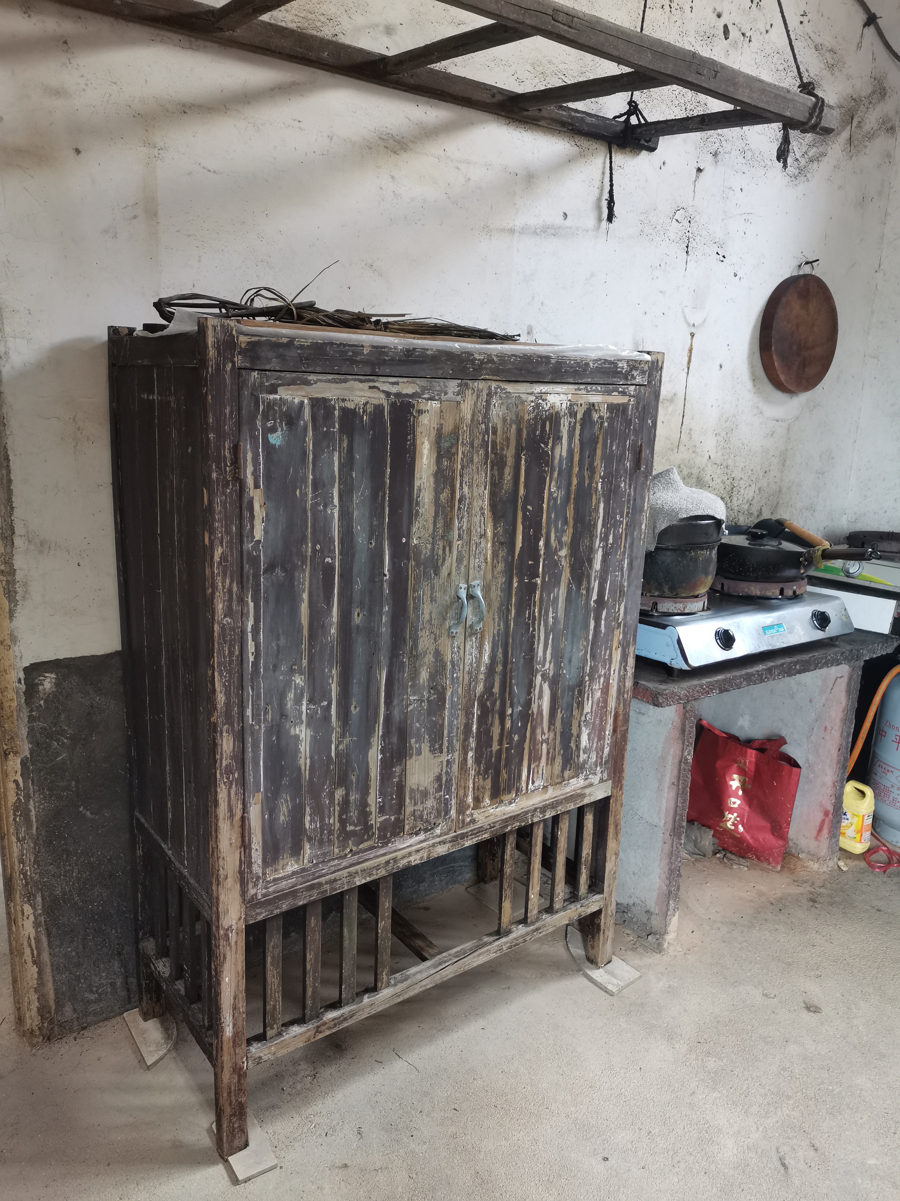 这不仅仅是个柜子,更是时光的见证者.#热点引擎计划