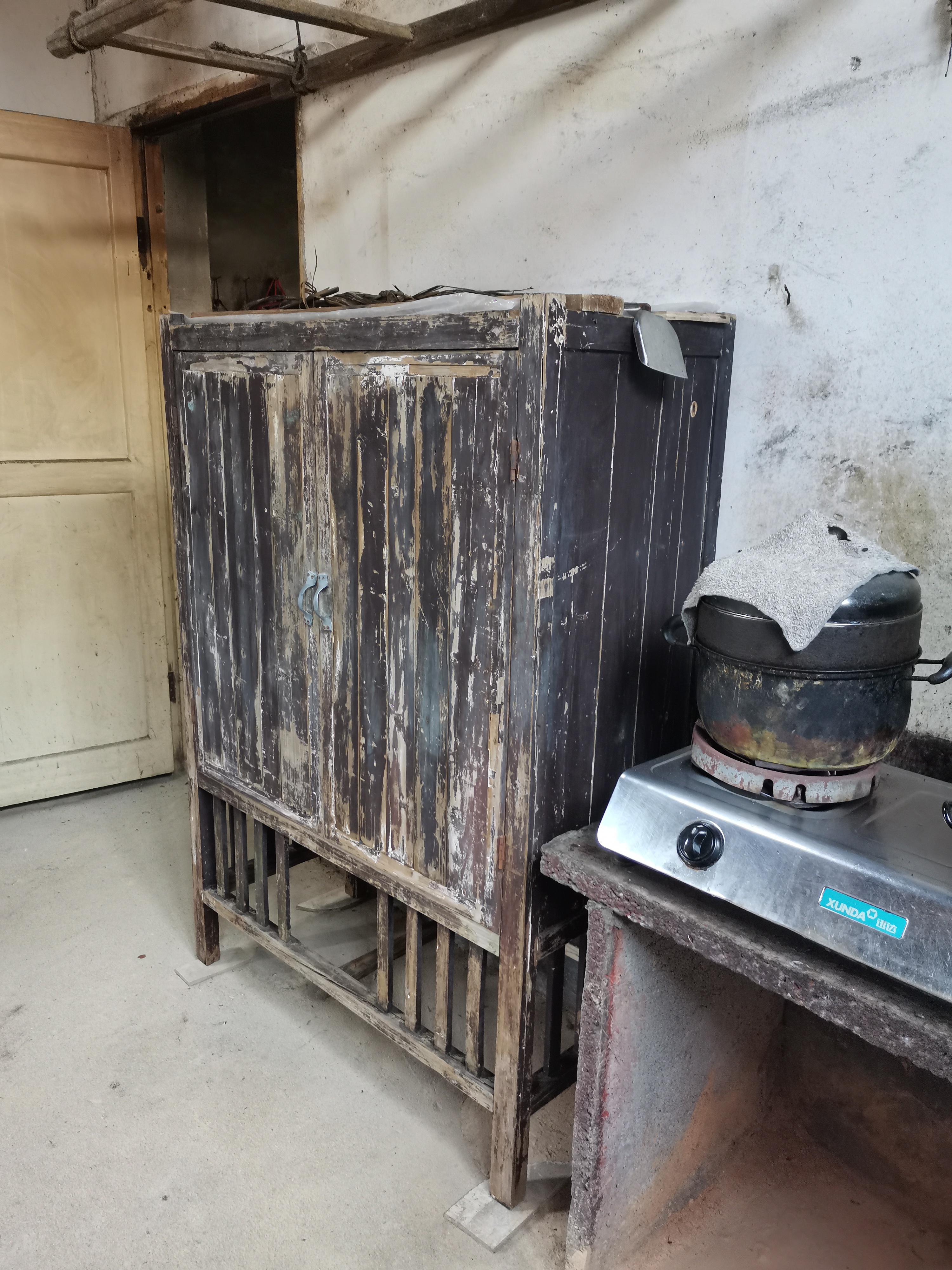 这不仅仅是个柜子,更是时光的见证者.#热点引擎计划