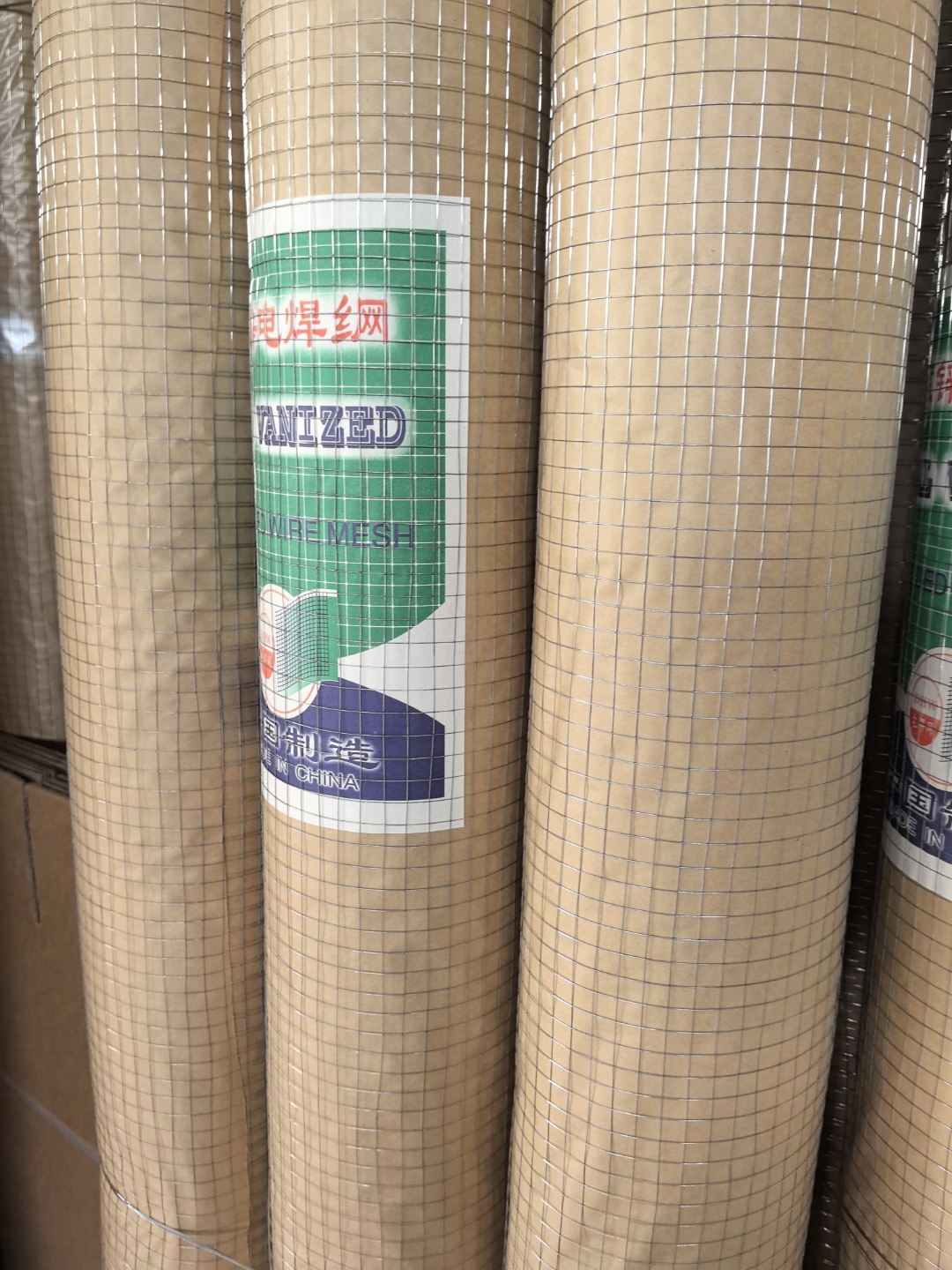 大量防裂网镀锌铁丝网钢丝网电焊网镀锌电焊网厂家