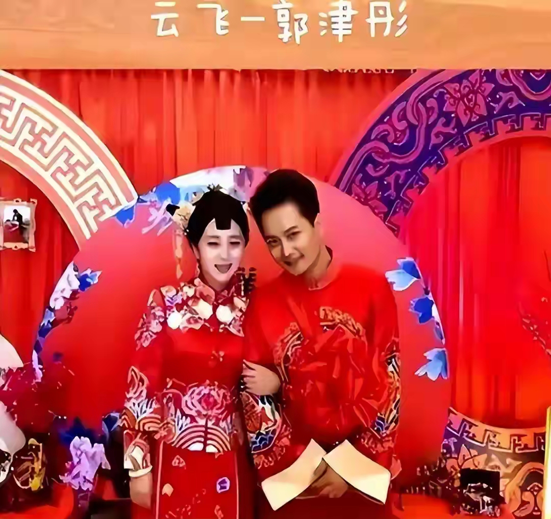 他是《星光大道》的亚军,亦曾六登央视春晚