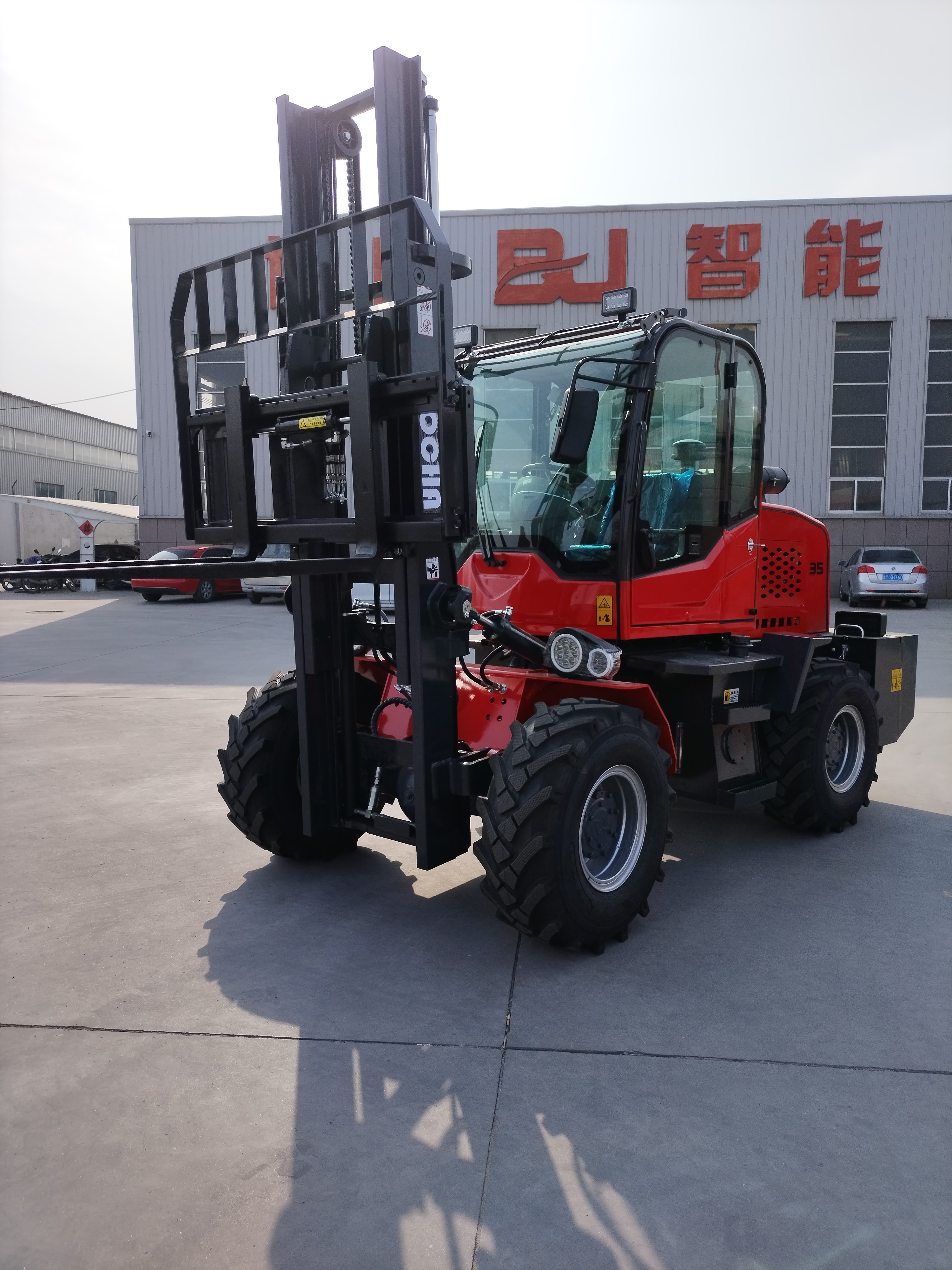 四驱越野叉车 就看北方雄远#四驱越野叉车