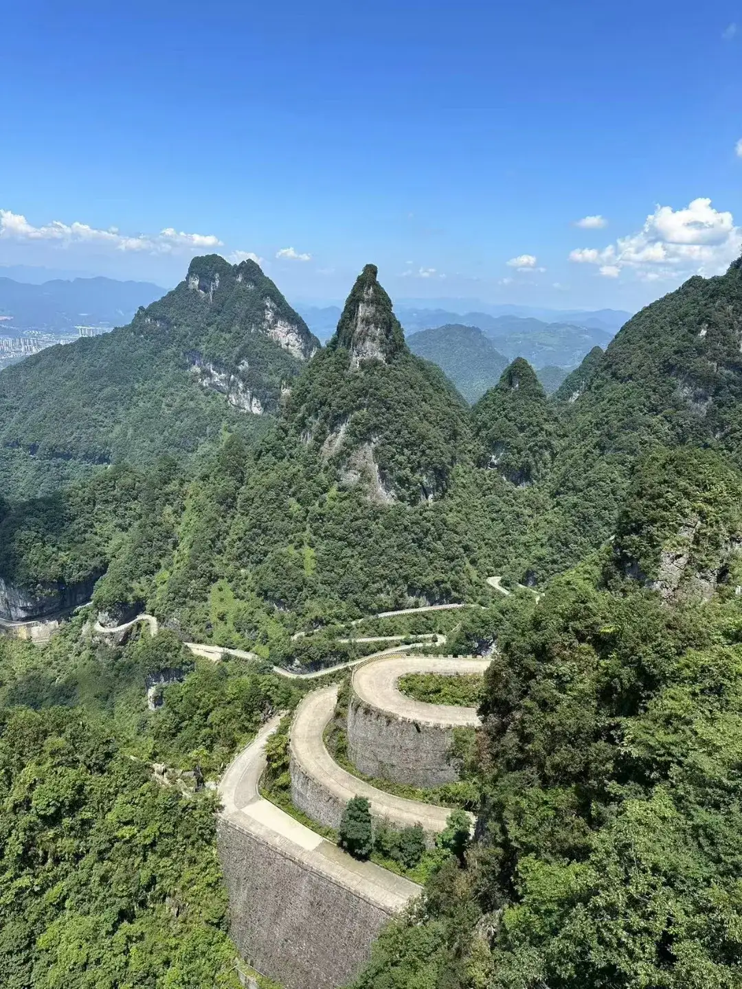 人生如路亦如书 人字,由简单的一撇一捺构成,但