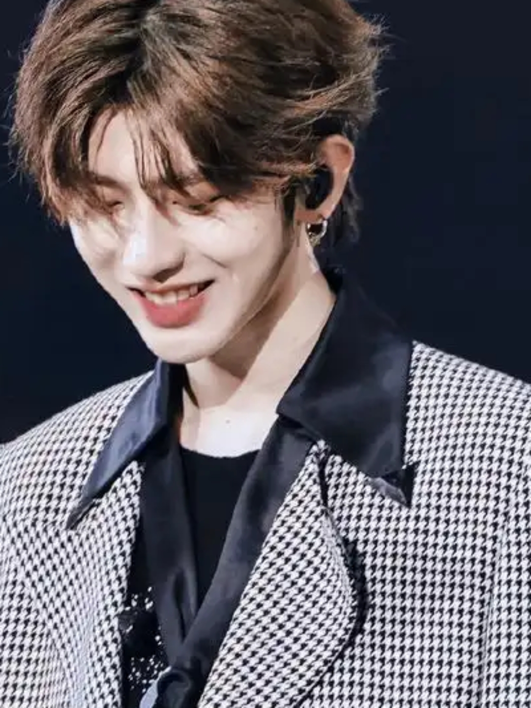 蔡徐坤事件:风波背后的审视与思考   在娱乐圈的风云变幻中,蔡徐坤