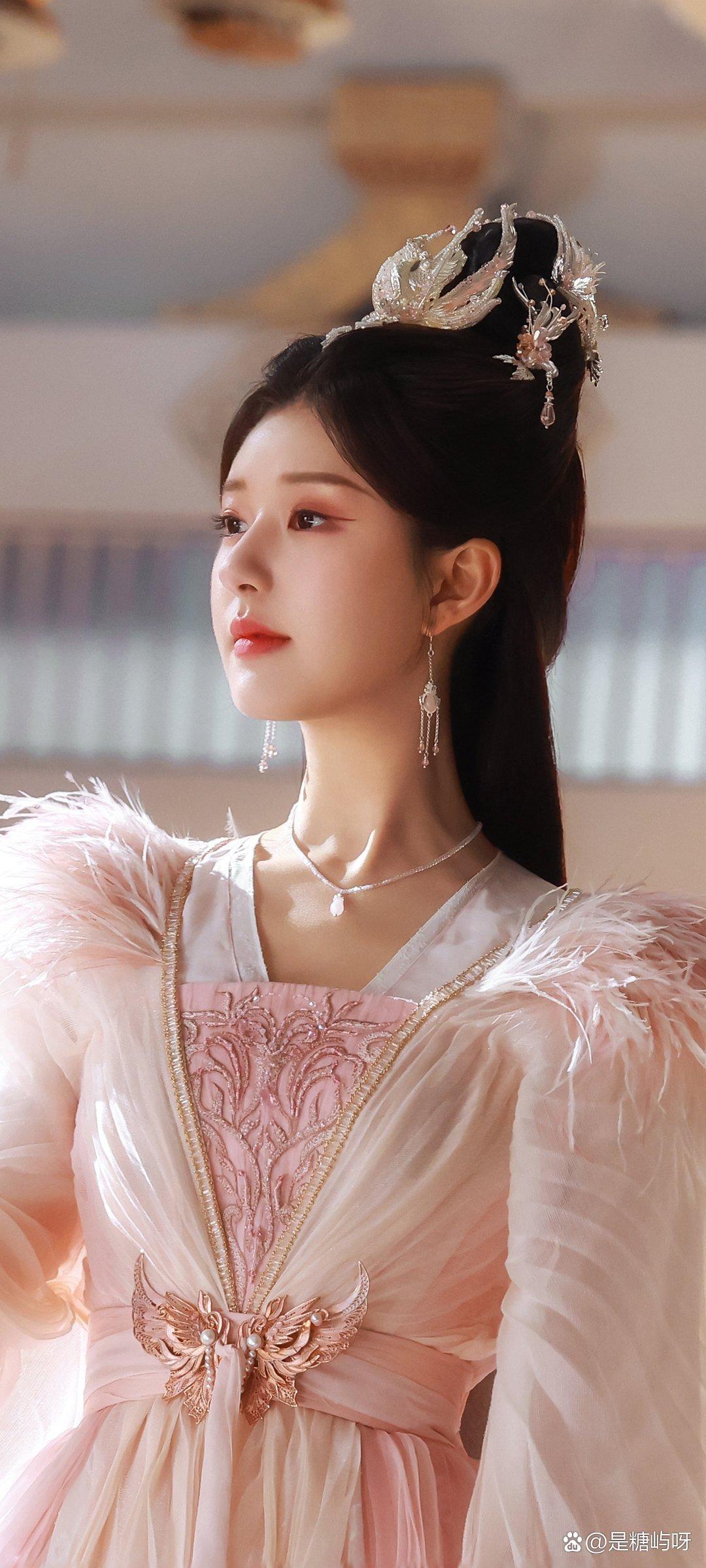 今日份的仙女本仙,@蜜桃小仙女,穿越时空的温柔,仿佛从古风画中走出来