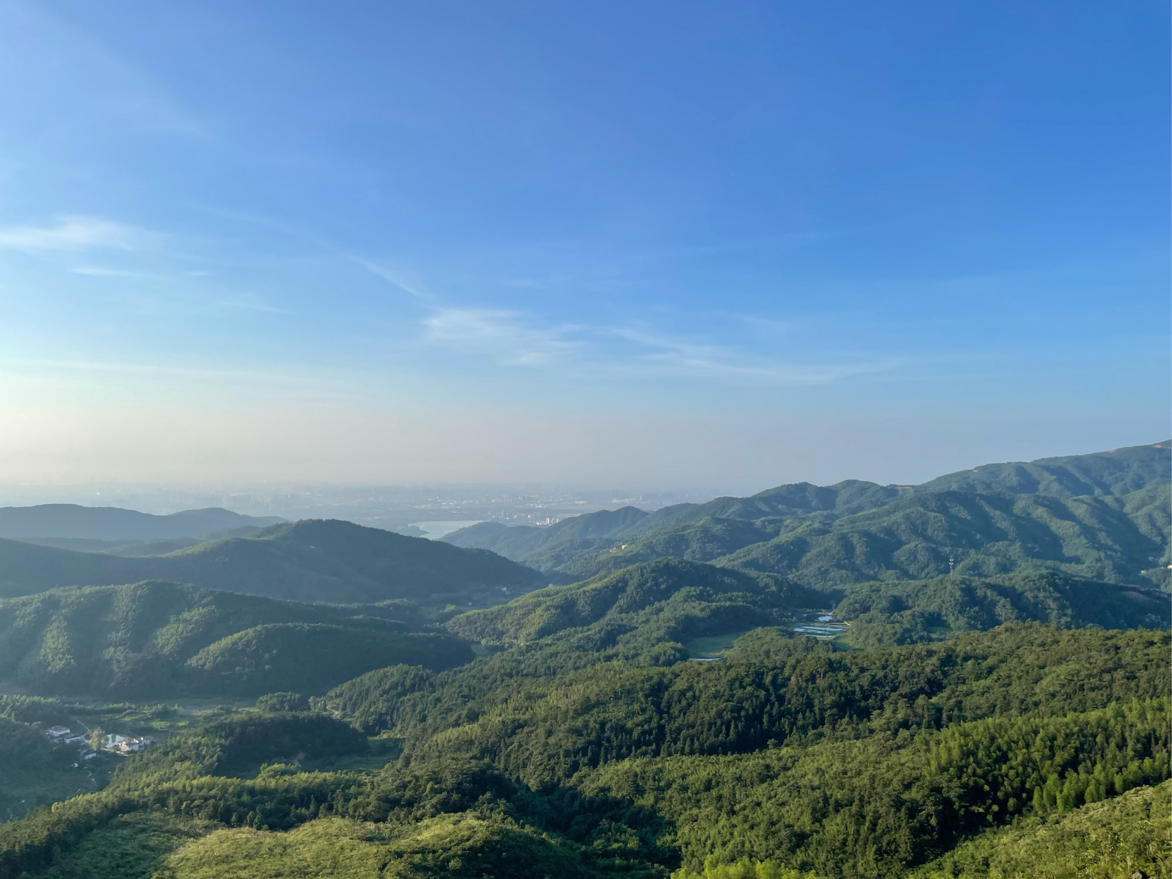 梅岭高路入云端图片