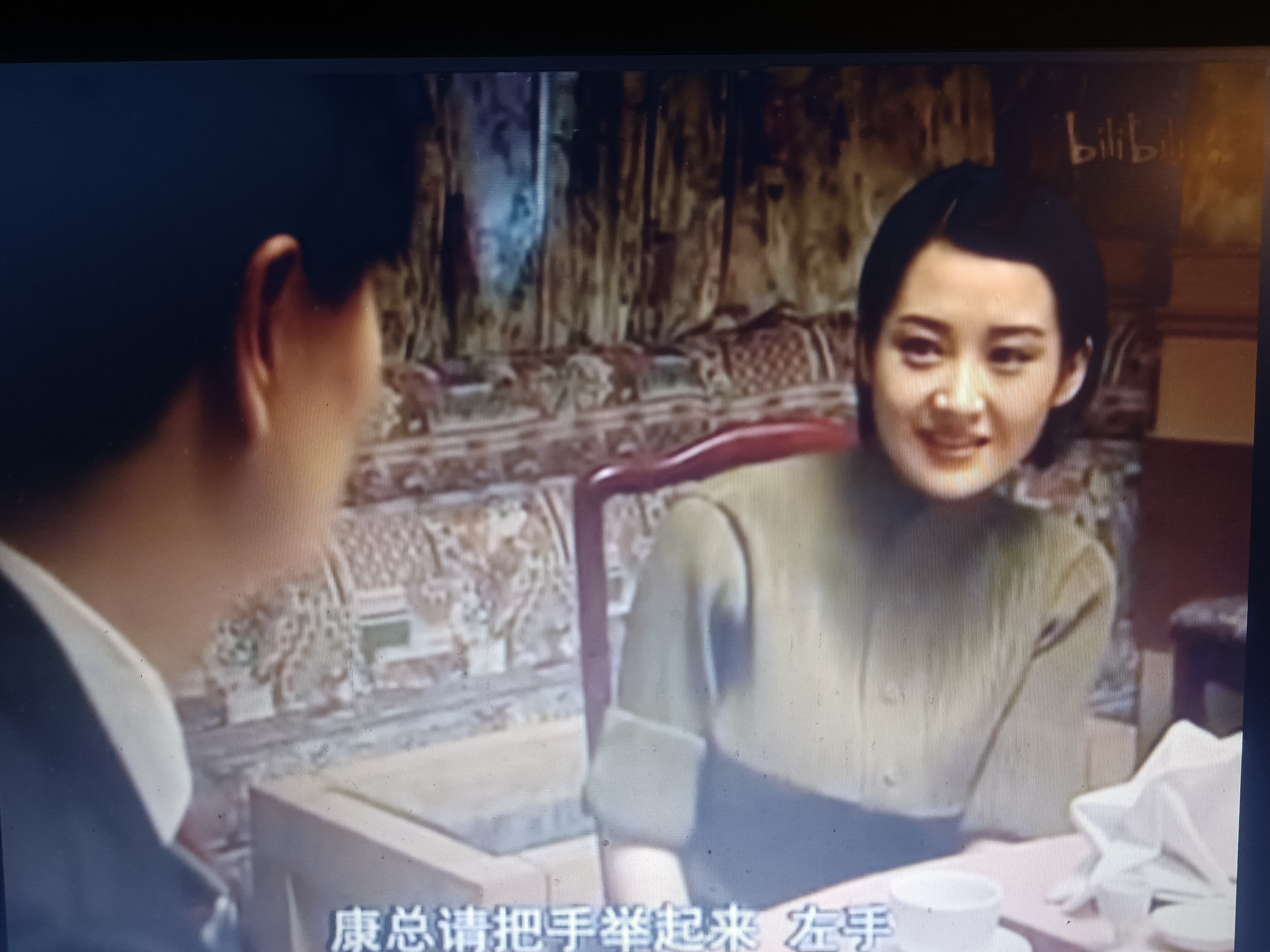 在看池莉小说改编的旧电视剧《来来往往》,很经典.