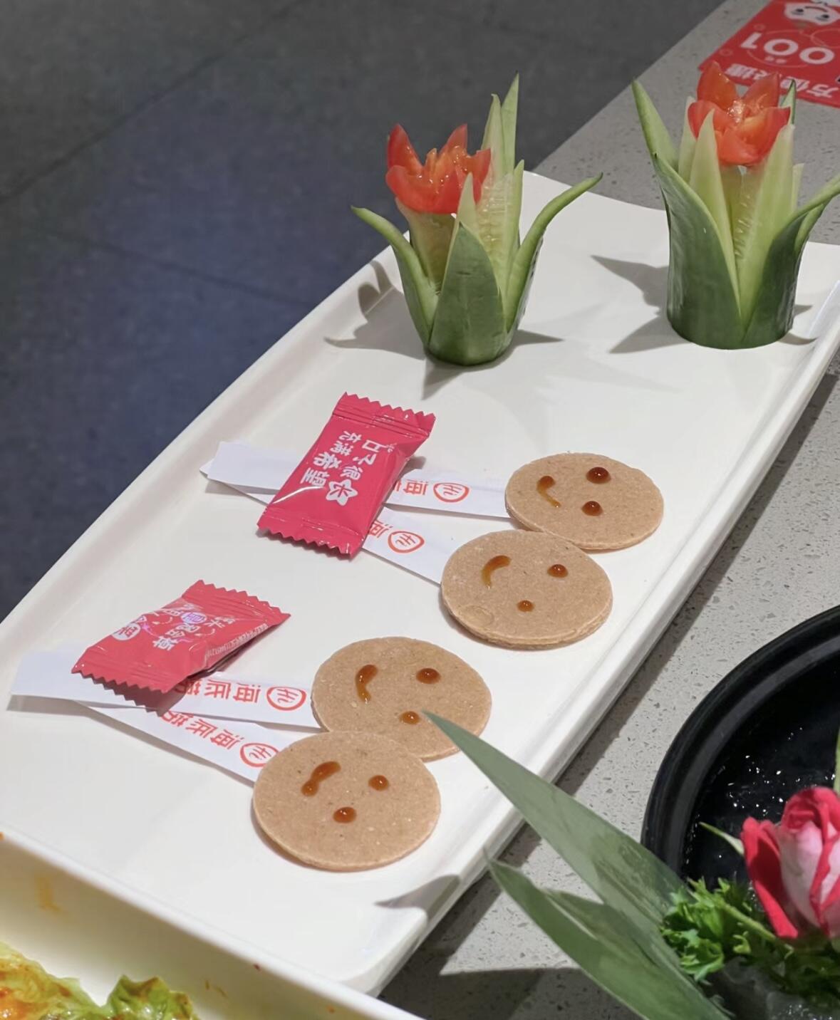 海底捞生日装饰,你更喜欢哪一种