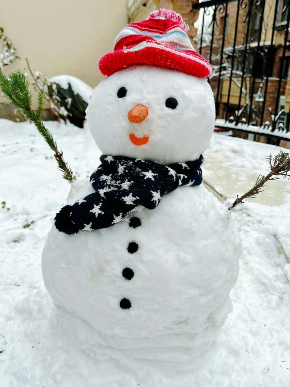 你的城市下雪了吗# #堆雪人创意大赛来了#  虽已到秋冬,北方已经下过