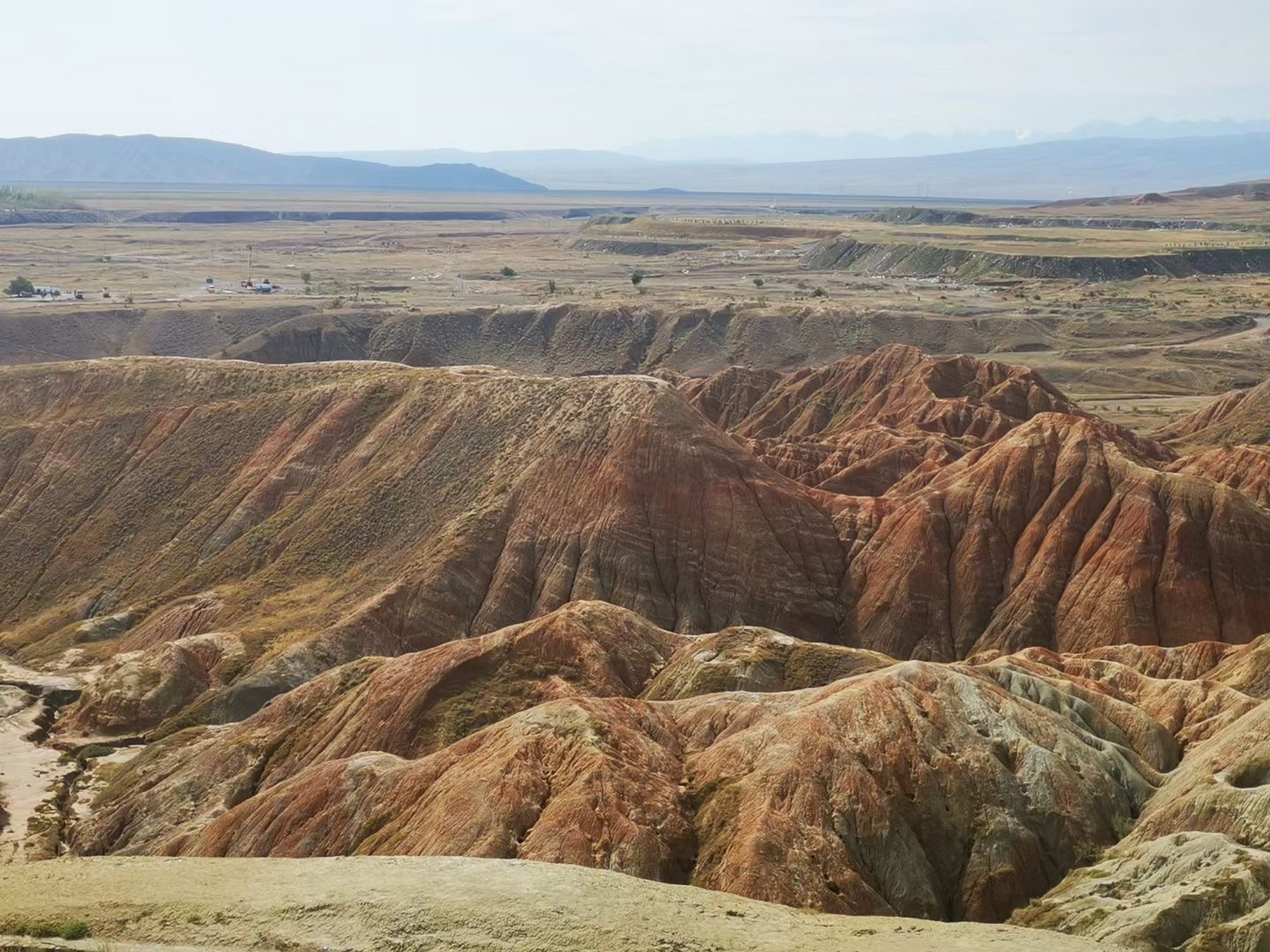 独山子61泥火山～         中国西北重要石化基地——新疆 独山子