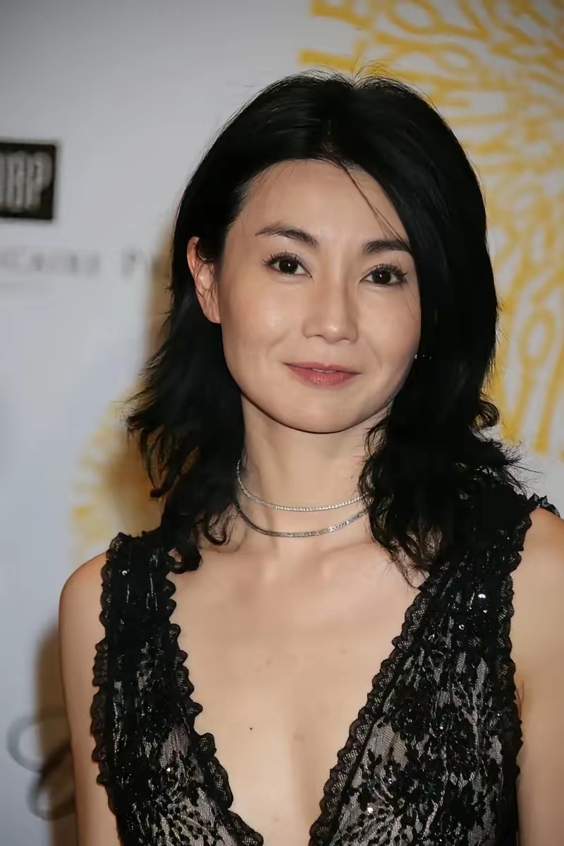 这三位港台明星,颜值明显被夸大了,第一位张曼玉,就这长相,如果不化妆