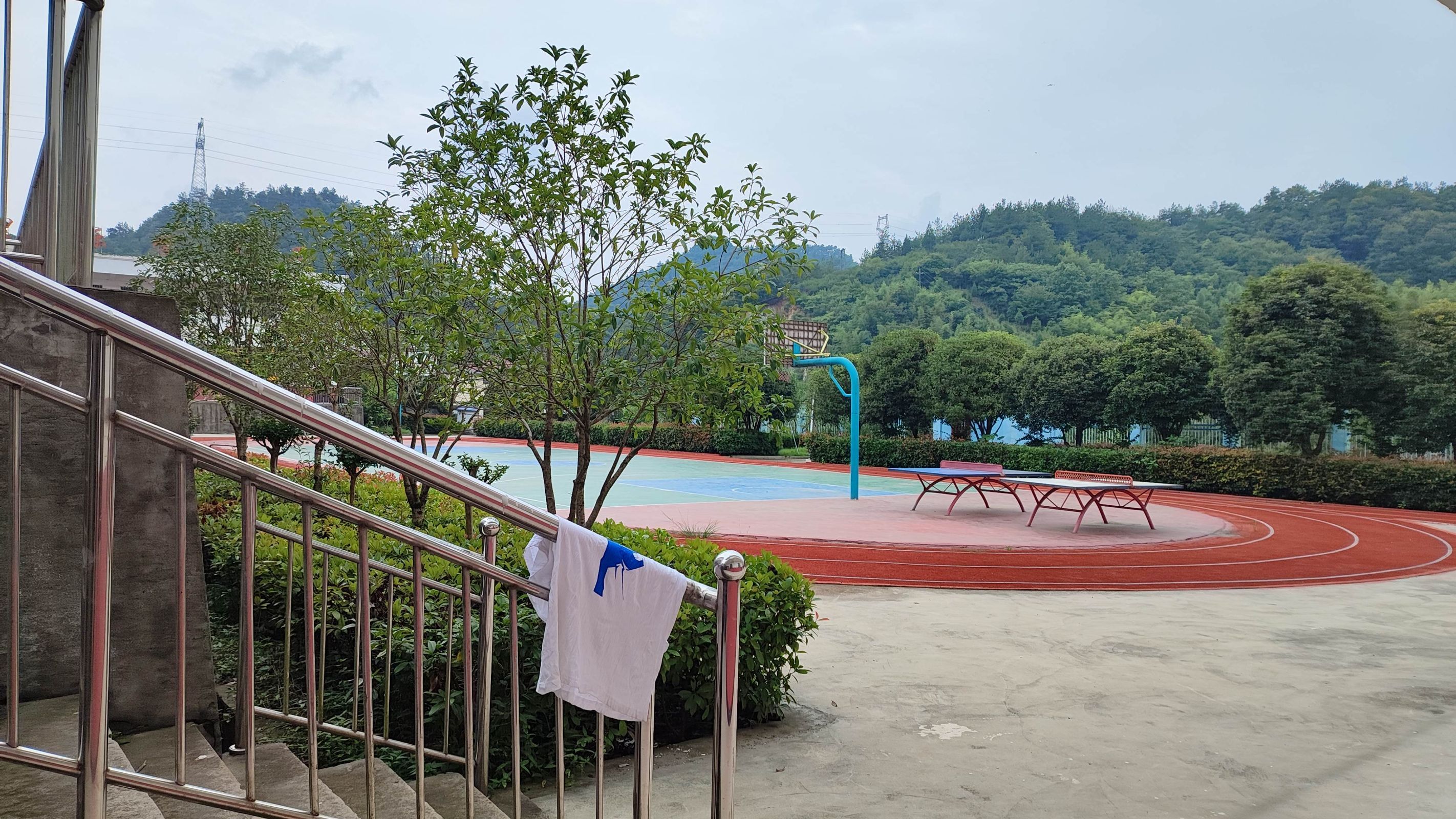 支教,是一场心灵的远行,是知识的灯塔,照亮偏远山区的希望之路