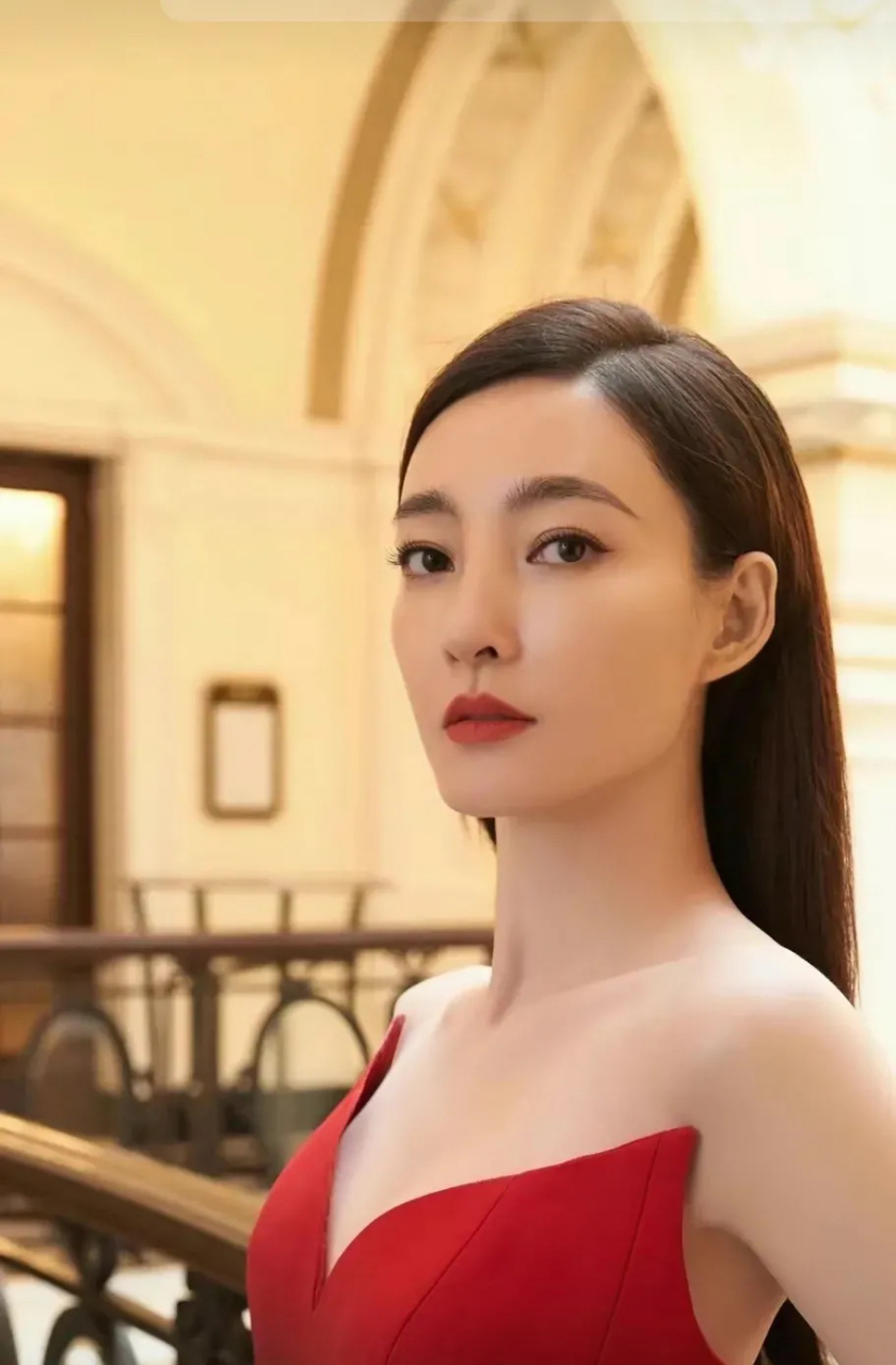 王丽坤太好看了.