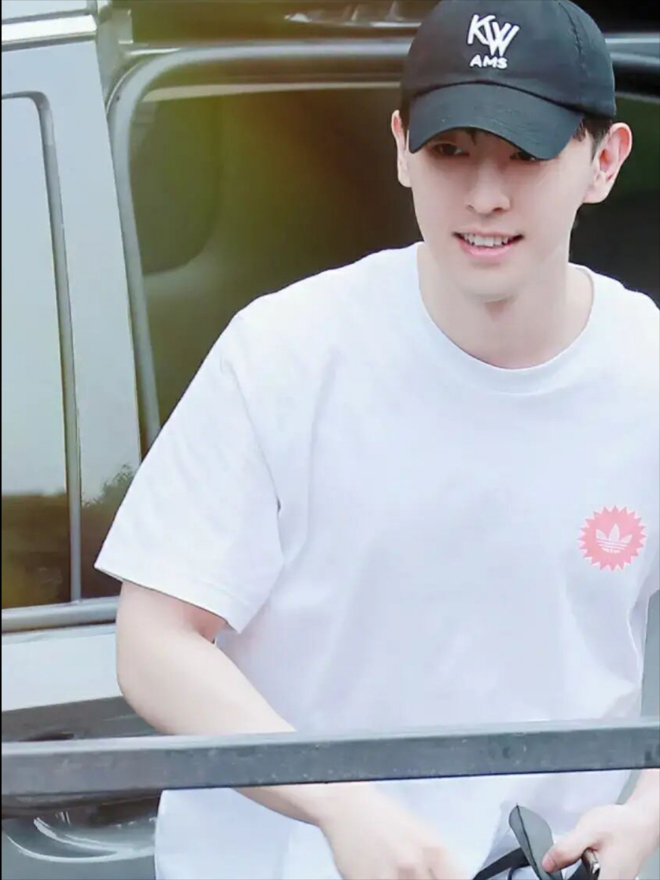 邓伦工作室发布注销公告# 邓伦工作室注销,这是彻底告别娱乐圈了吗?