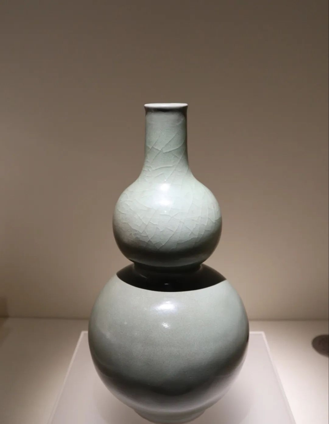 杭州出土南宋龙泉窑瓷器