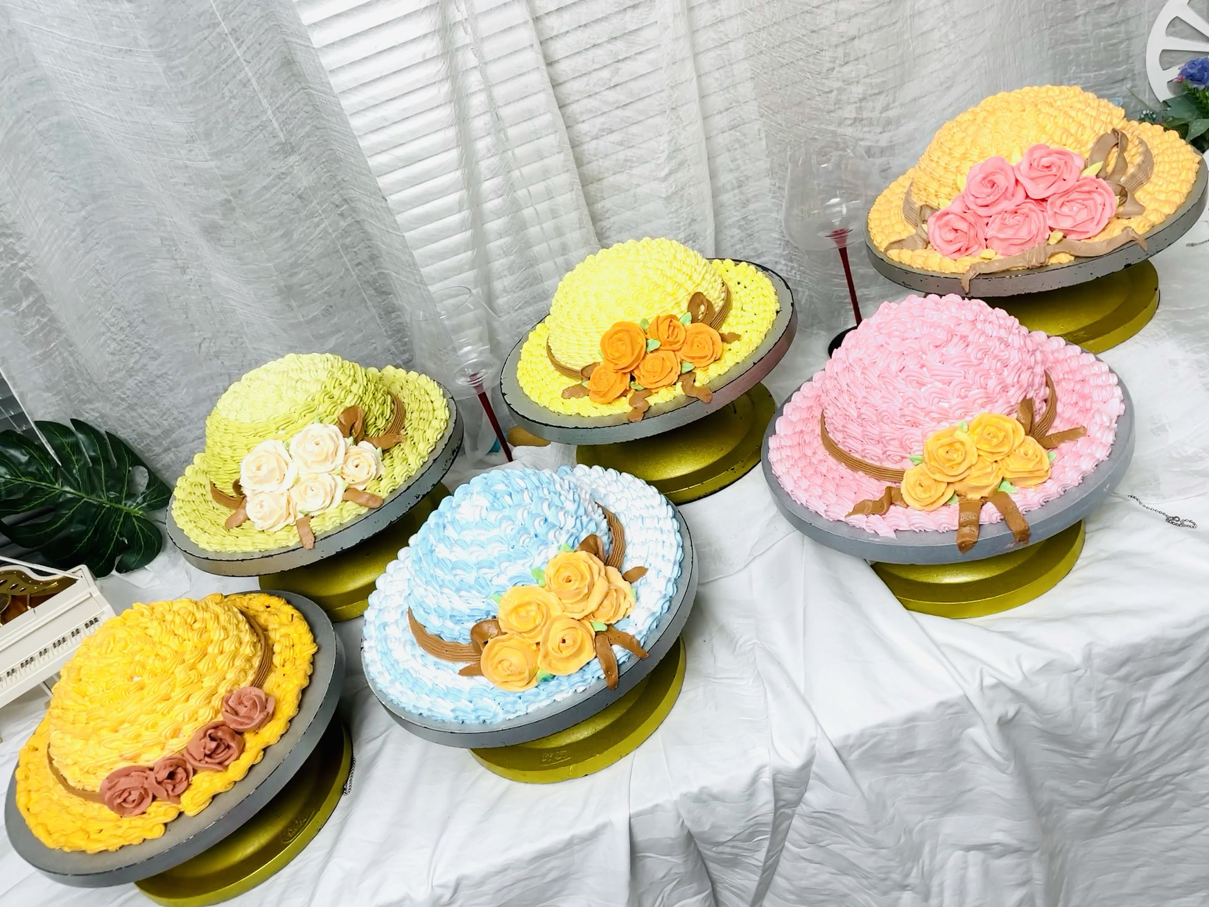 这款圆形水池形状的陶艺蛋糕,简直美到窒息!