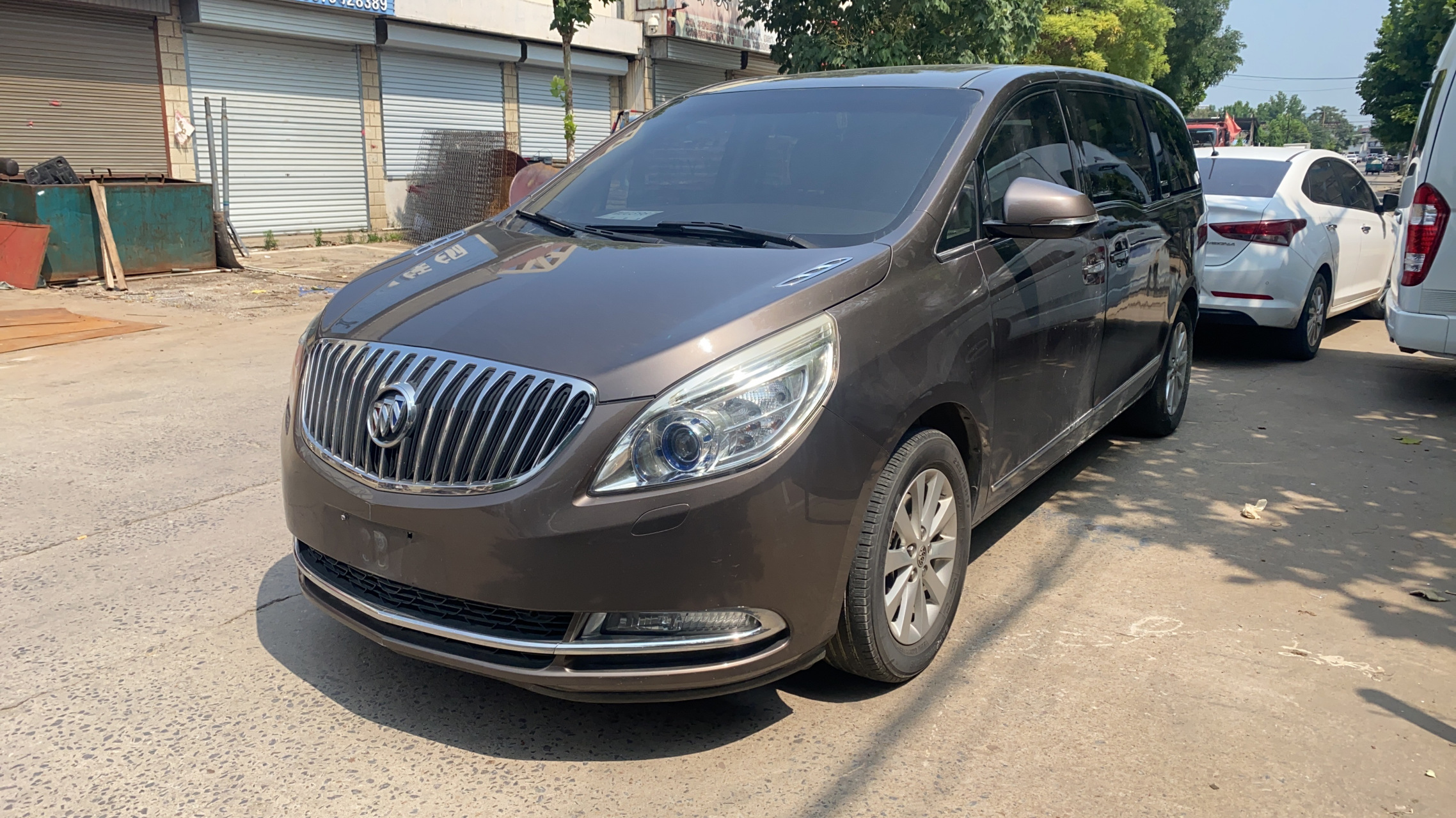 自驾租车,提供5座至59座豪华商务租车团体包车