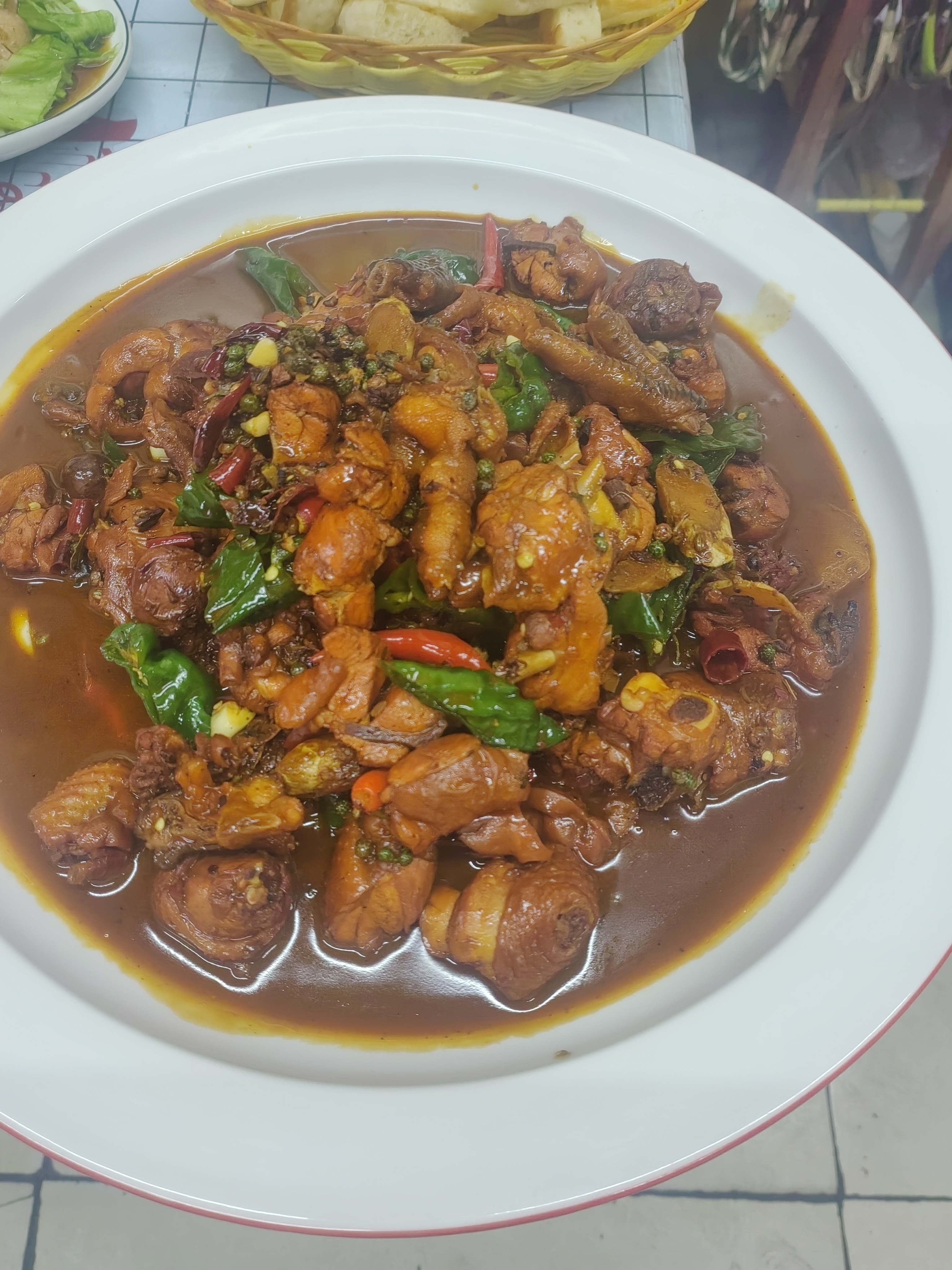 给大家推荐一家超好吃的小店,特色炒鸡泡饼味道超级棒!