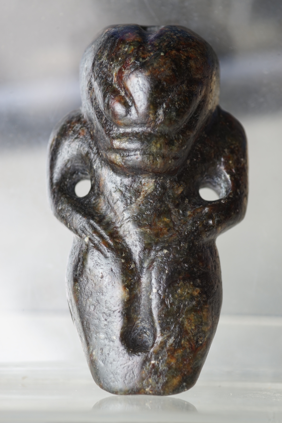 红山文化玉神人