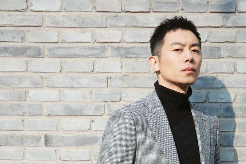 如今两人已经是两个孩子的父母,却依旧恩爱有加,朱亚文表示,他的婚姻