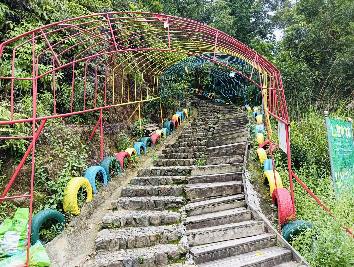 莆田市涵江区秋芦镇的崇福村,犹如一幅生动的画卷.