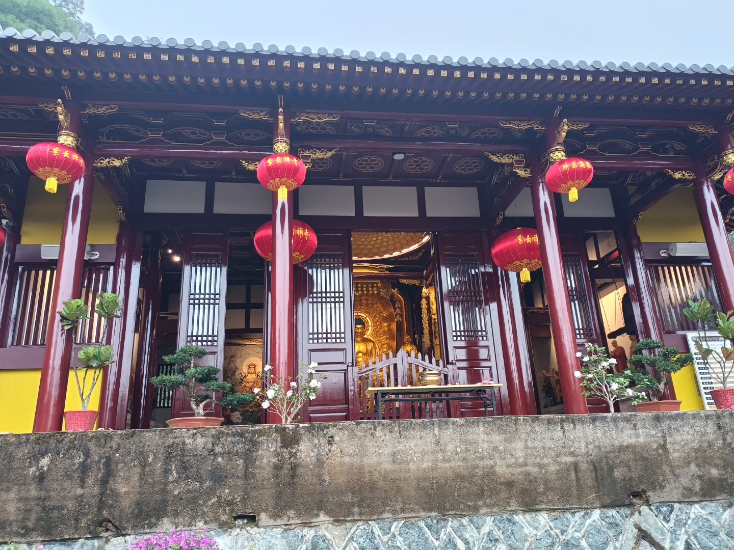 莆田市西天尾镇渭阳村紫云寺,位于西天尾镇渭阳村紫宵风景区内,始建于