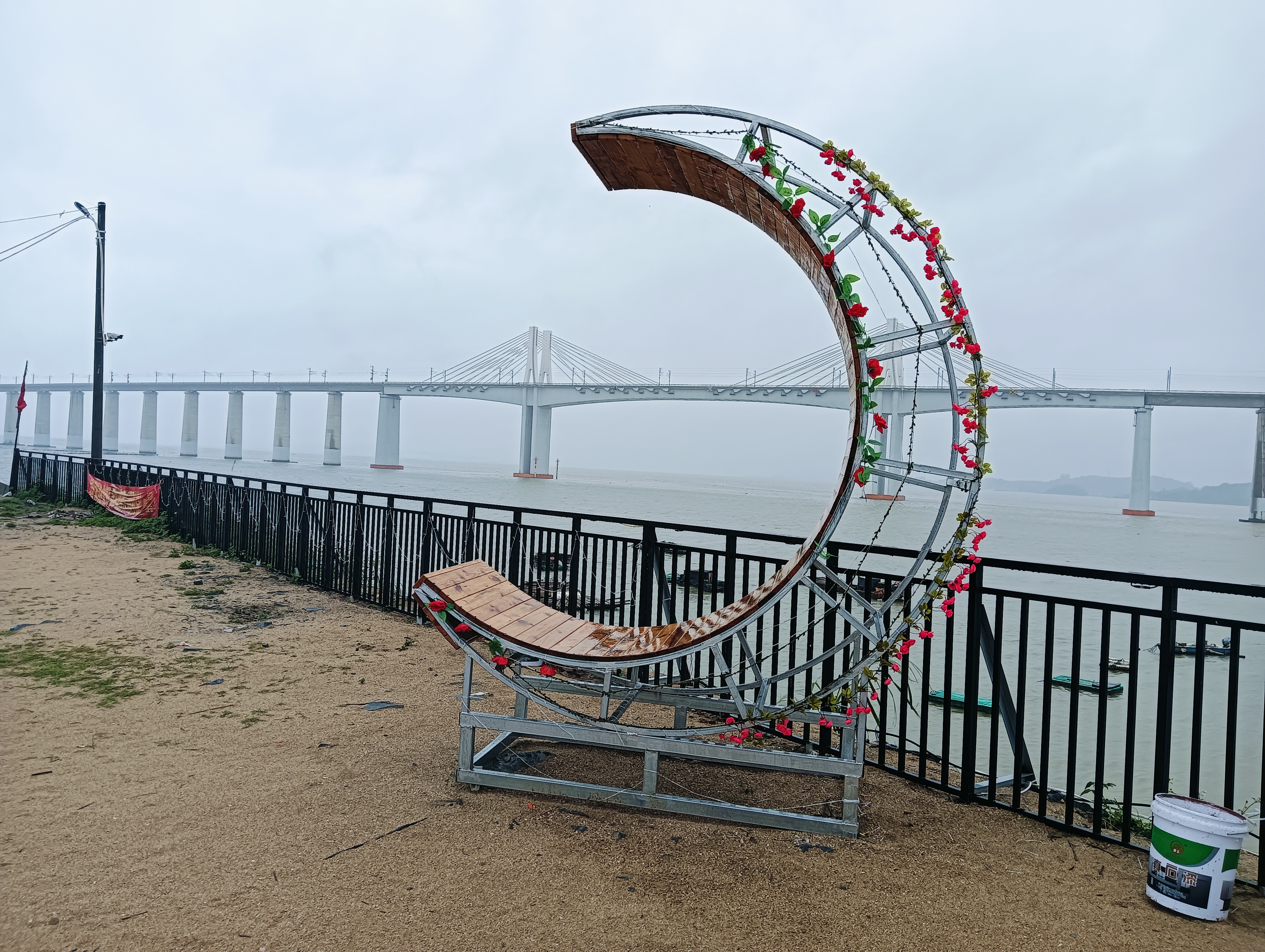 仙游县的枫亭镇朱寨海滩,是这片土地上难得的海洋瑰宝.