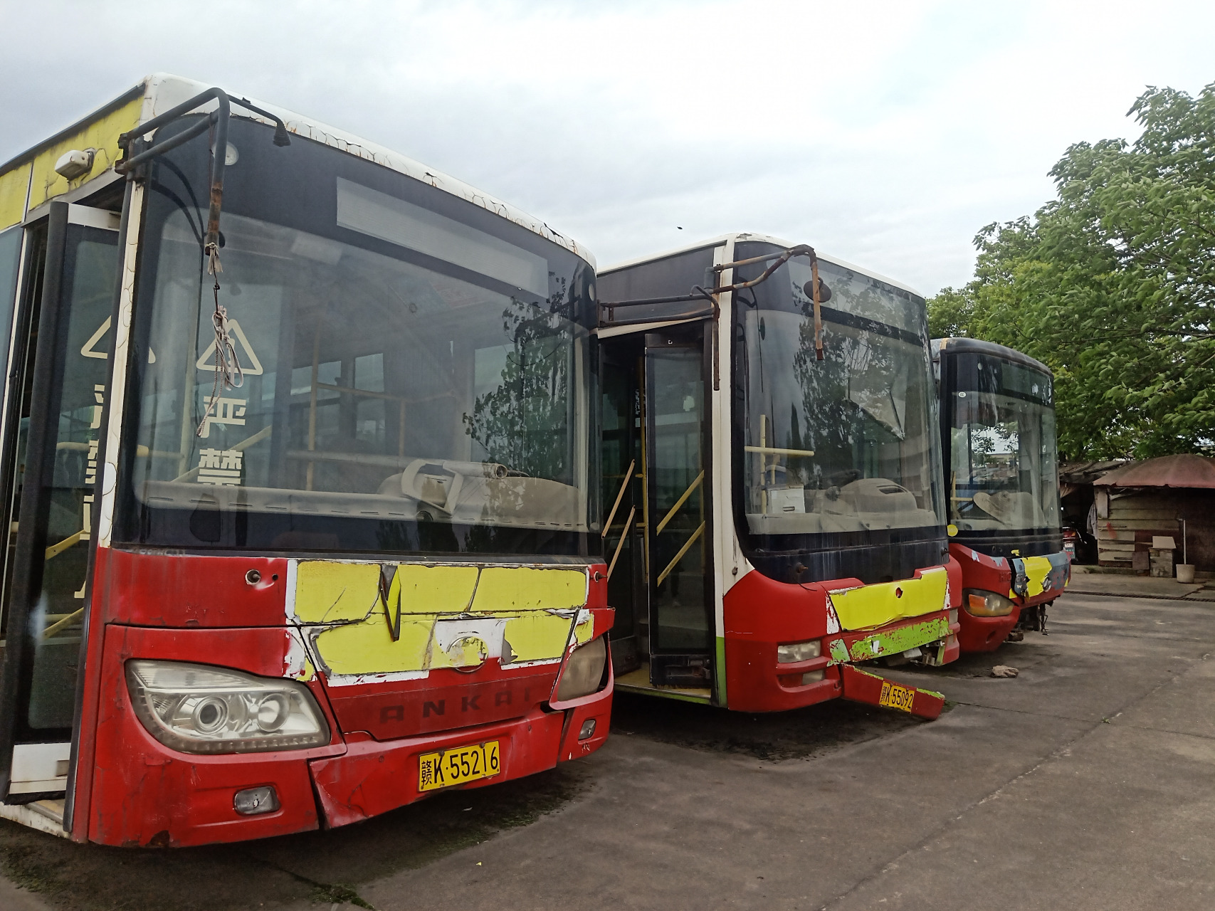 新余公交曾经辉煌的老车们将永远的停留在这里