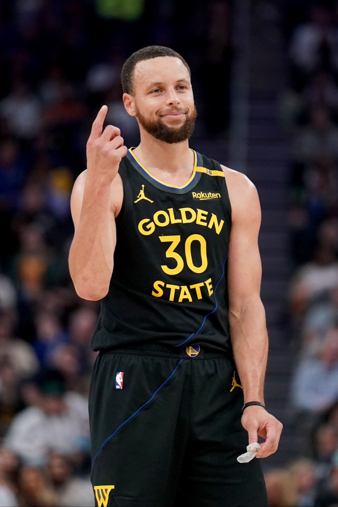 但有6篮板5助攻1抢断2盖帽;来到下半场后,库里的手感 nba库里现场人员