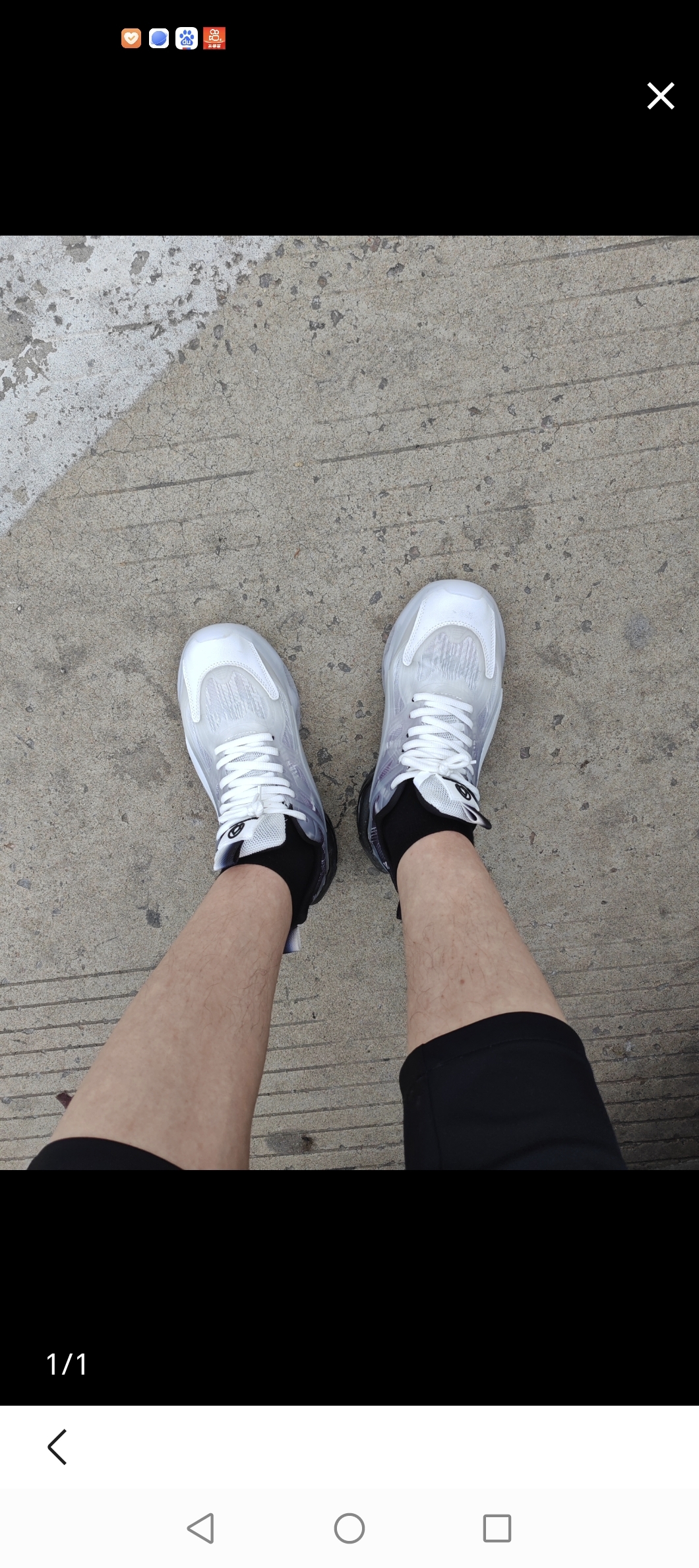 鞋子顶脚踝疼的厉害,商家不退也不换.看来网购忒不靠谱.