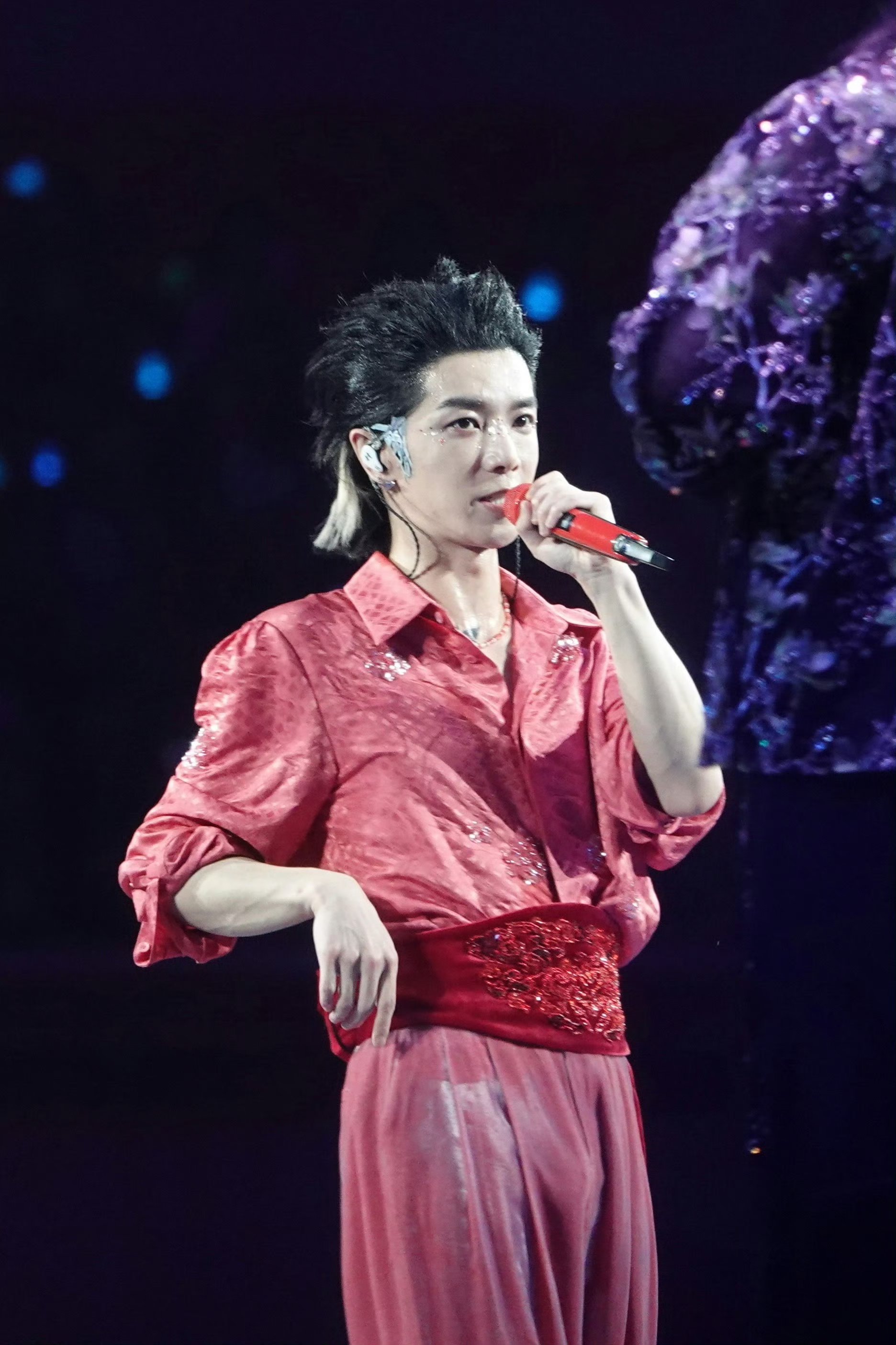 生活因这份清新而不同,心情美美哒～🌞💨✨"#华晨宇# #每日娱乐