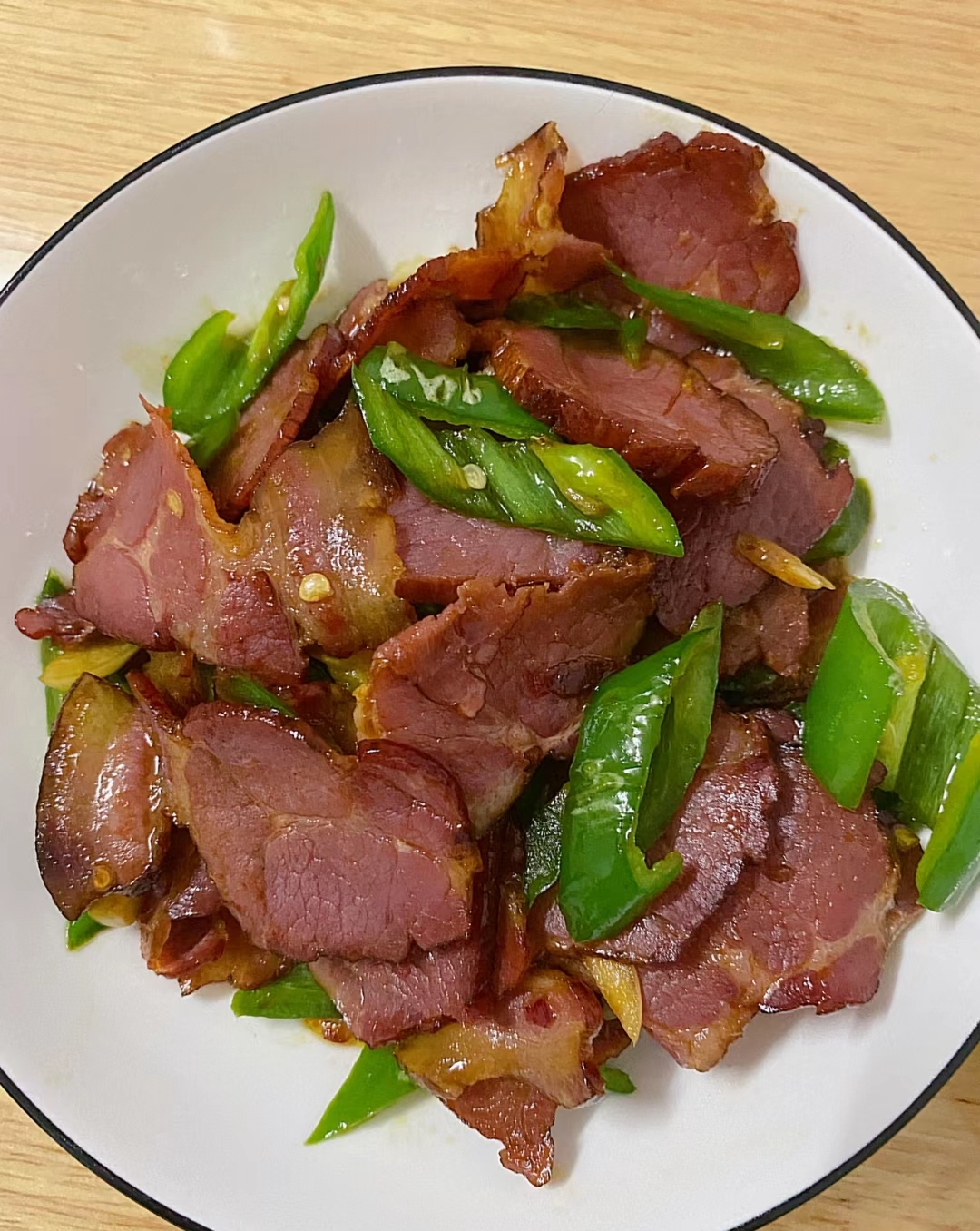 腊肉炒辣椒    豆角炒茄子～吃饭啦