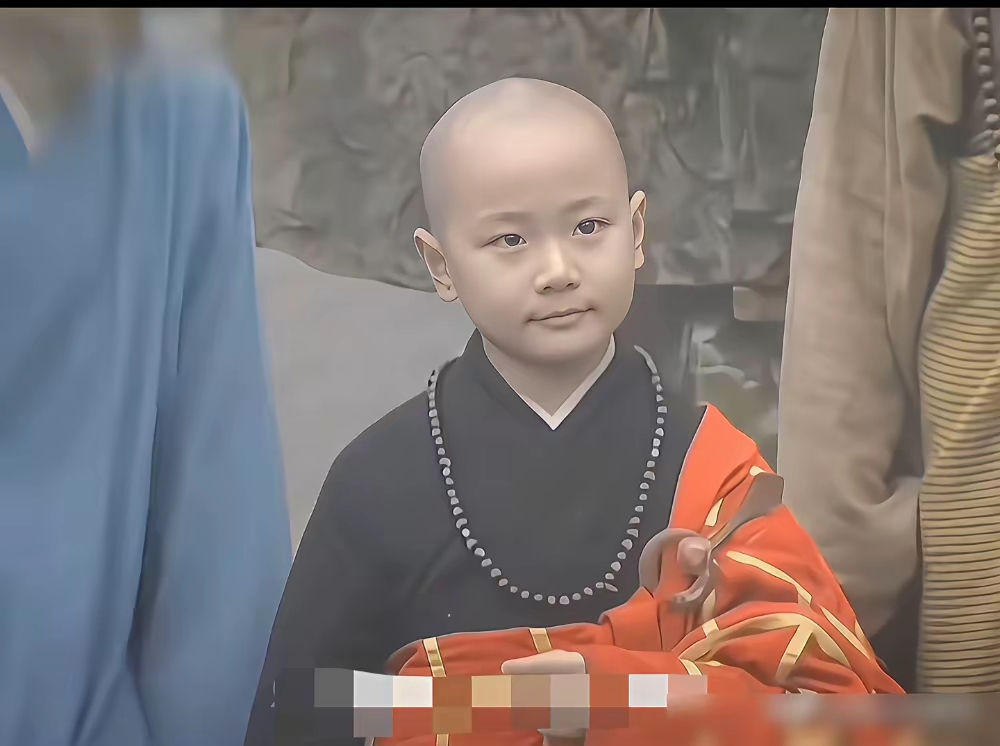 曹骏这哥们儿小时候是真牛啊,八岁演《真命小和尚》就拿了亚洲电视新