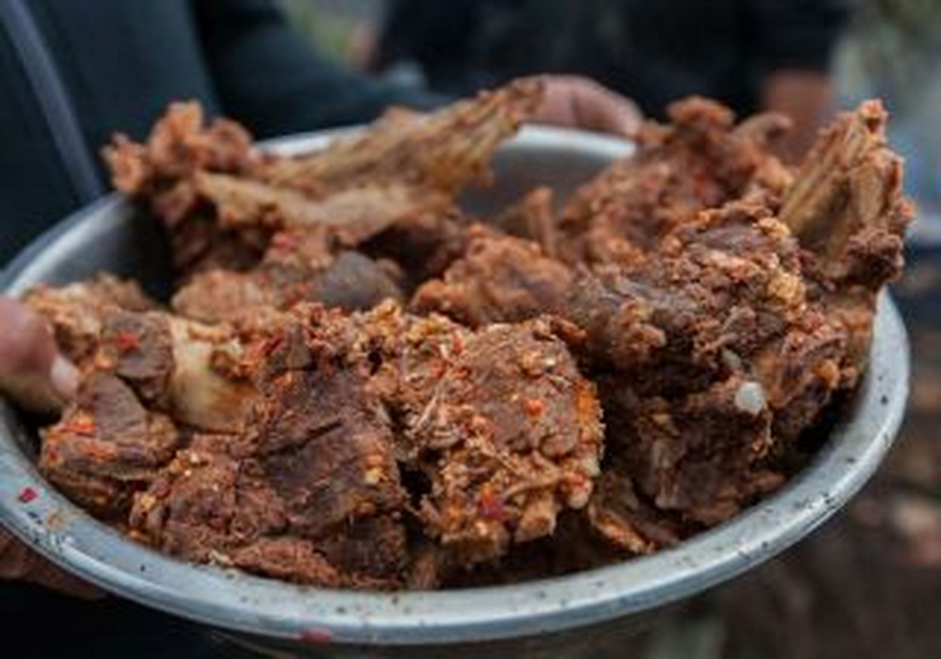 四川凉山彝族特色美食,俗称坨坨肉.