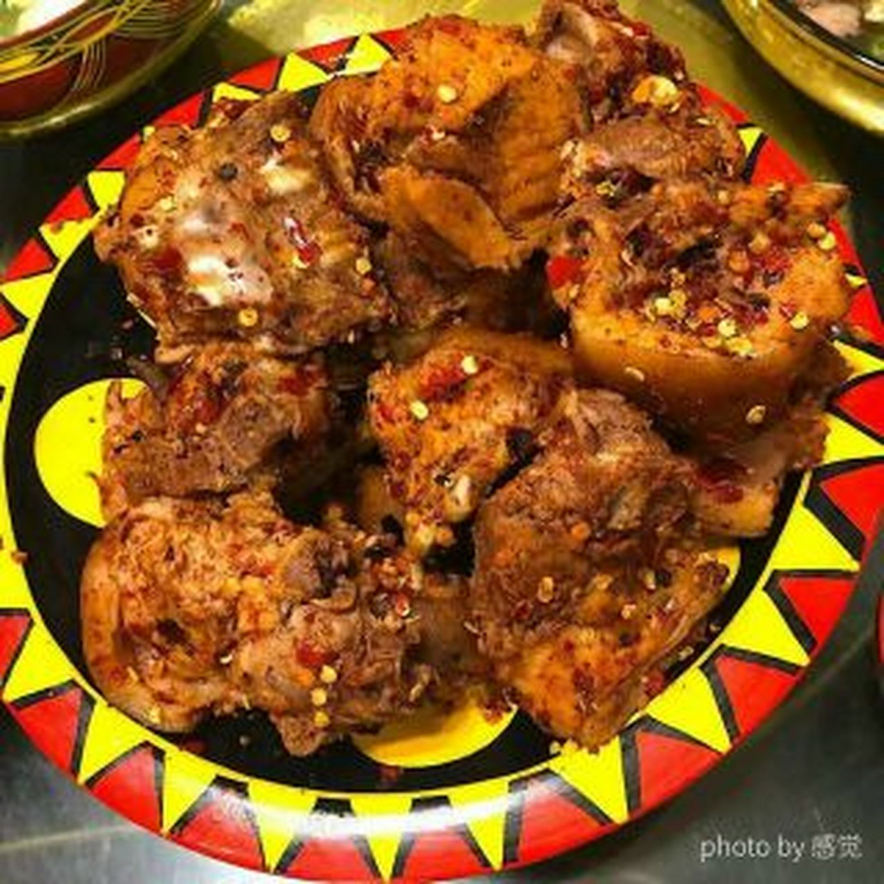 四川凉山彝族特色美食,俗称坨坨肉.