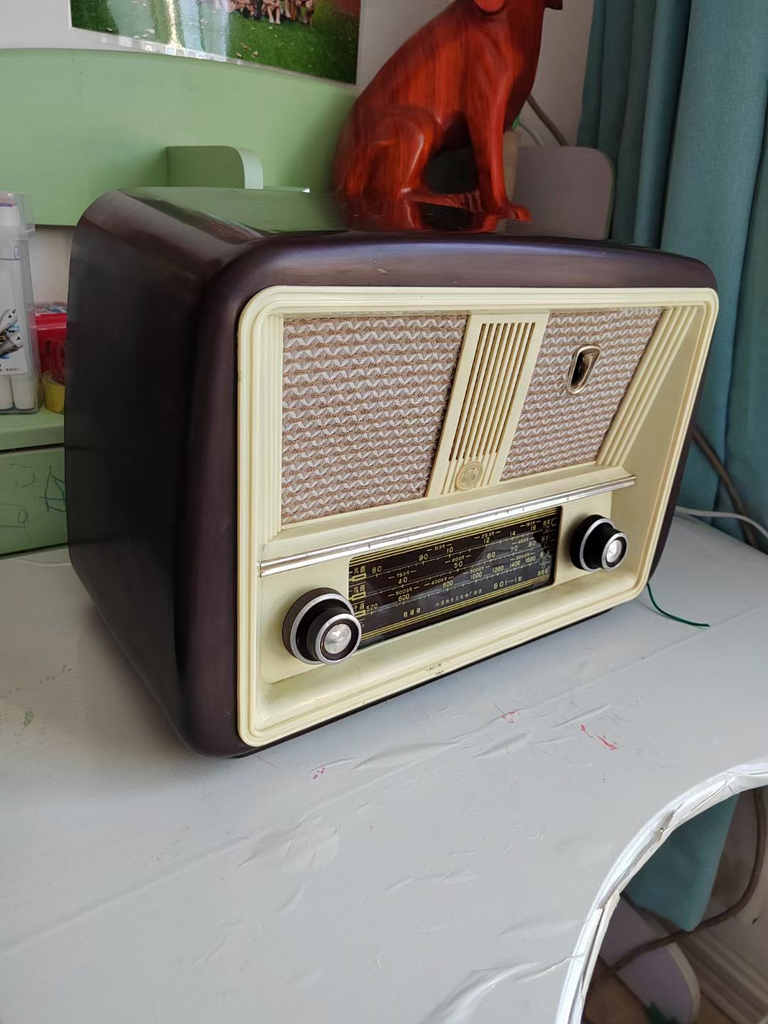 50年代南京无线电厂生产的熊猫电子管收音机,电木壳子品相非常好正常