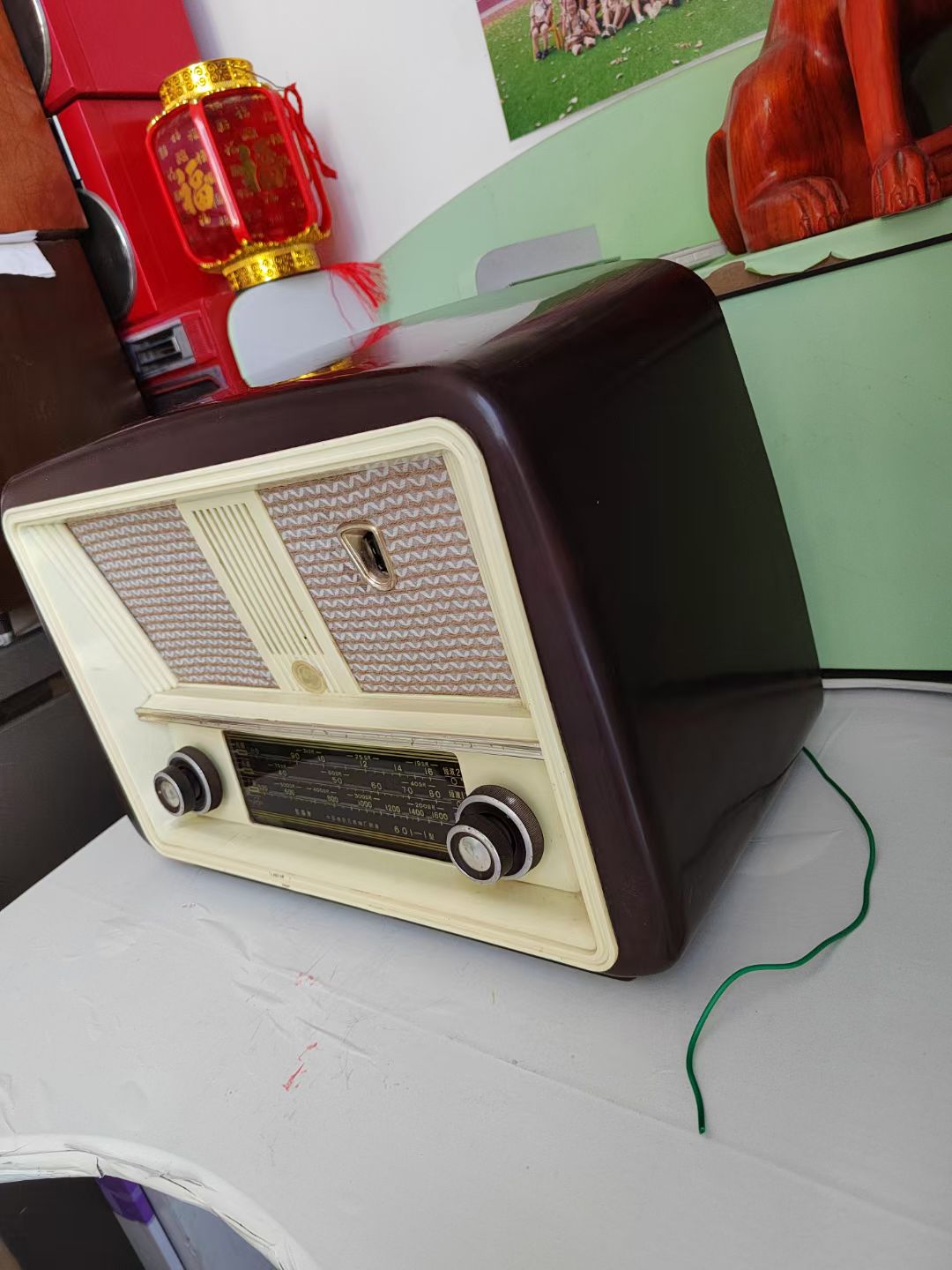 50年代南京无线电厂生产的熊猫电子管收音机,电木壳子品相非常好正常