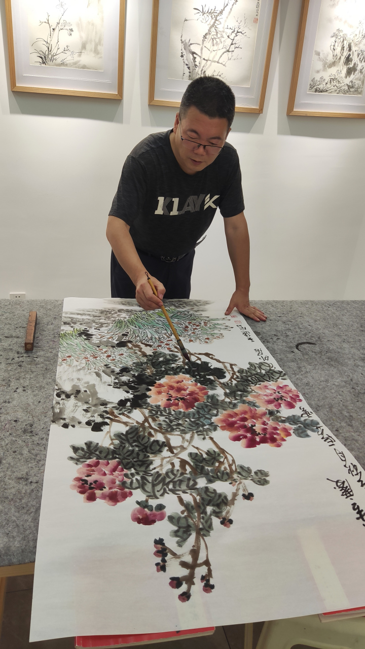 万松老师简介:原名王进,毕业于中国美术学院国画系本科,并取得艺术学