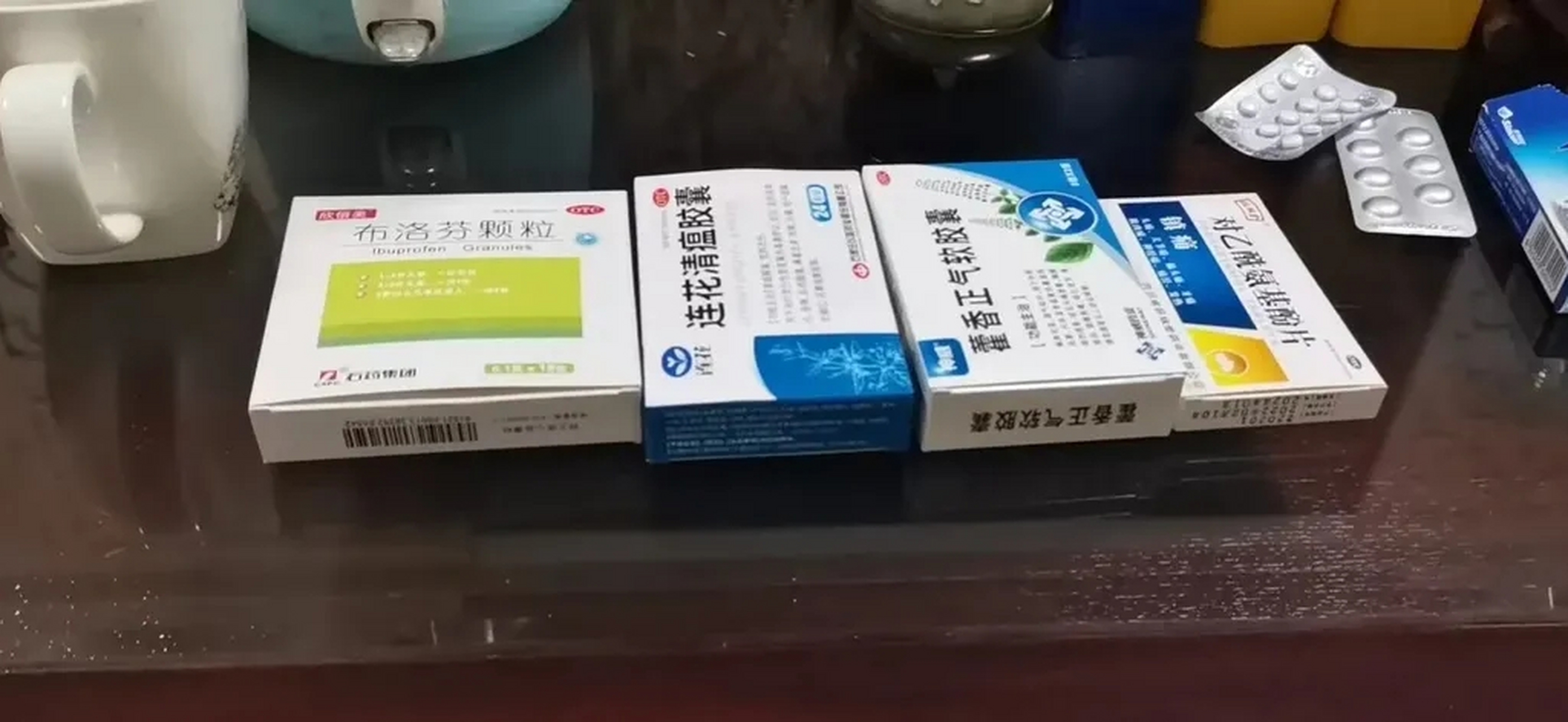 我看了一下,无一例外全是治疗新冠的药