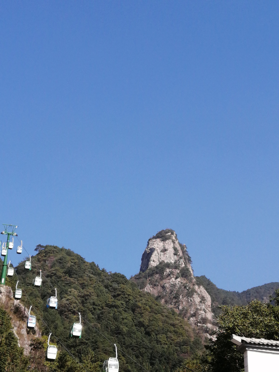 最美周边游# #明堂山风景区# 明堂山风景区位于安徽省安庆市岳西县