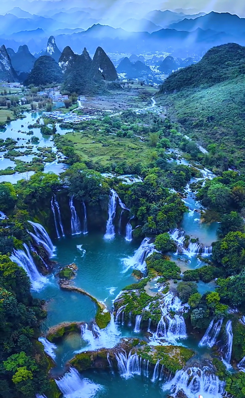 【辛丑季夏】天然祖母绿,乾坤生碧玉.静赏养心神,动景听乐曲.